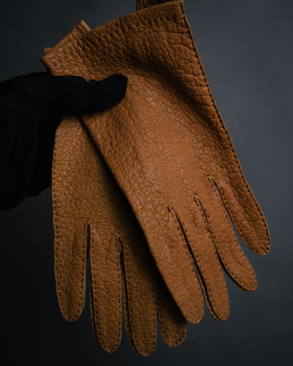 “Yves Saint Laurent” 80’s-90’s Hand-stitched peccary leather gloves