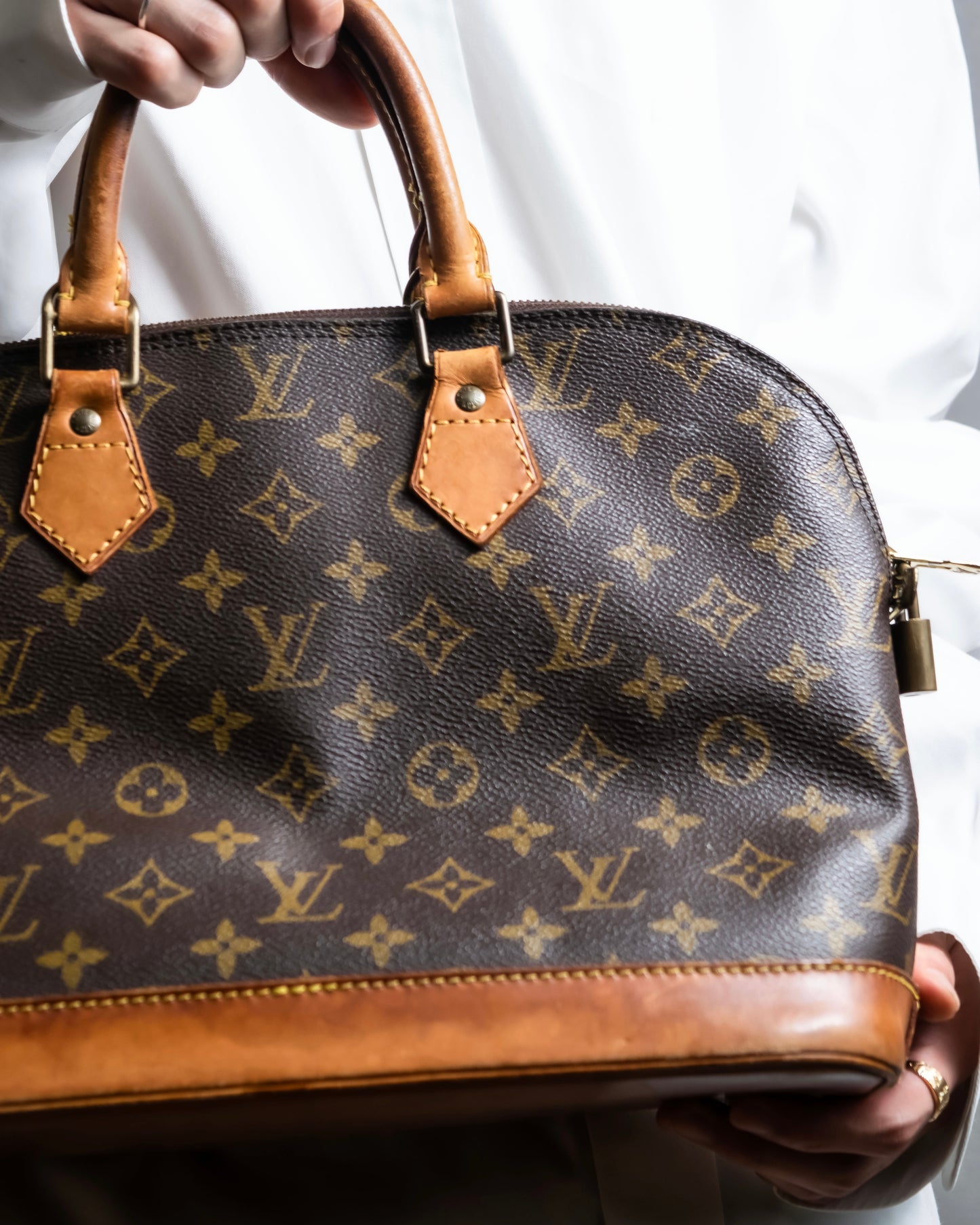 "LOUIS VUITTON" Alma series monogram pattern one handle bag