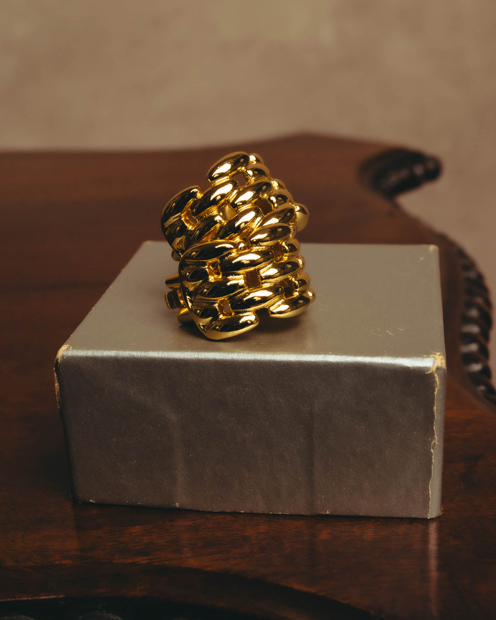 "Christian Dior" 80's-90's Gold chain clip-on earrings