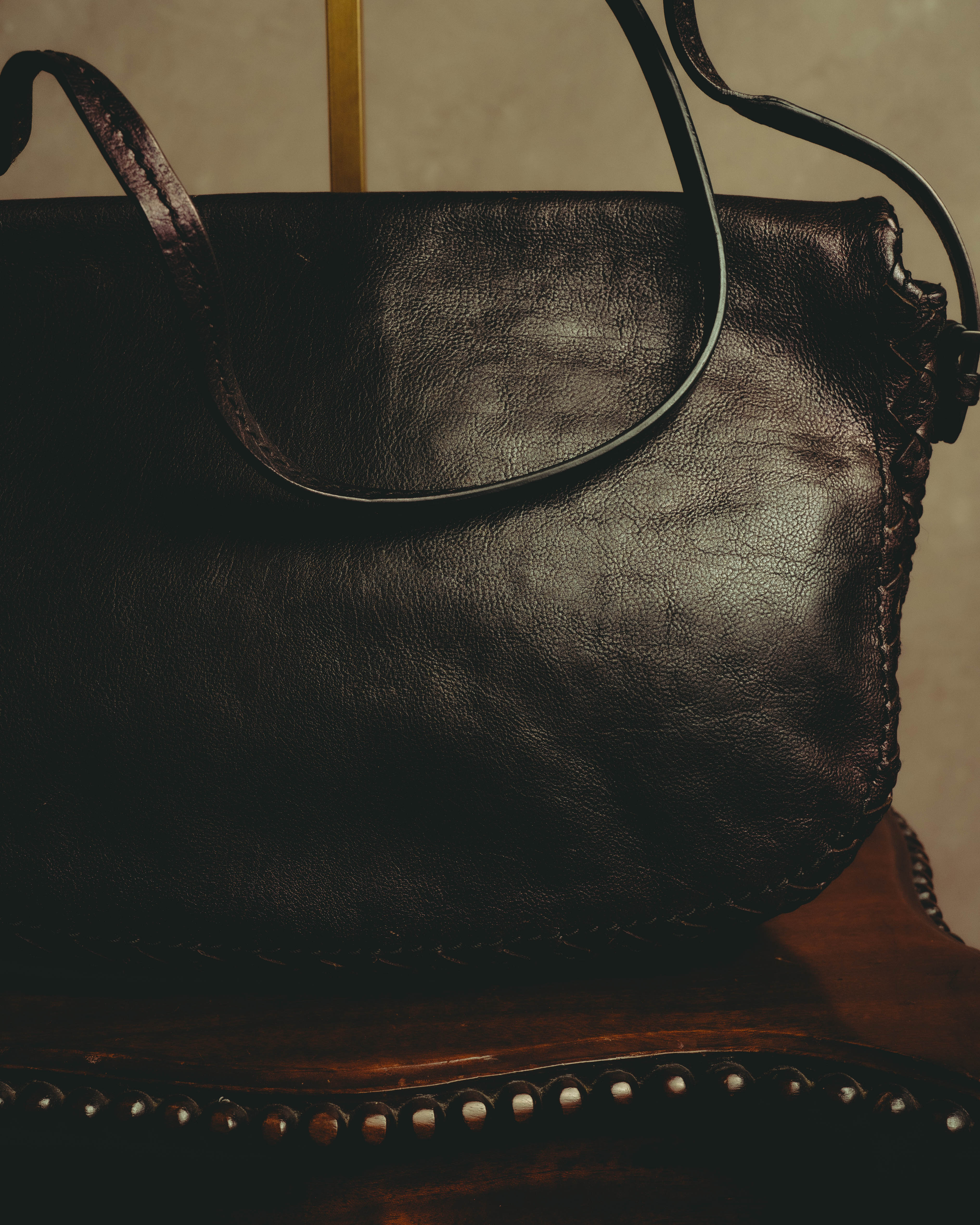 “BOTTEGA VENETA” 10’s Iridescent calfskin intrecciato trim crossbody bag