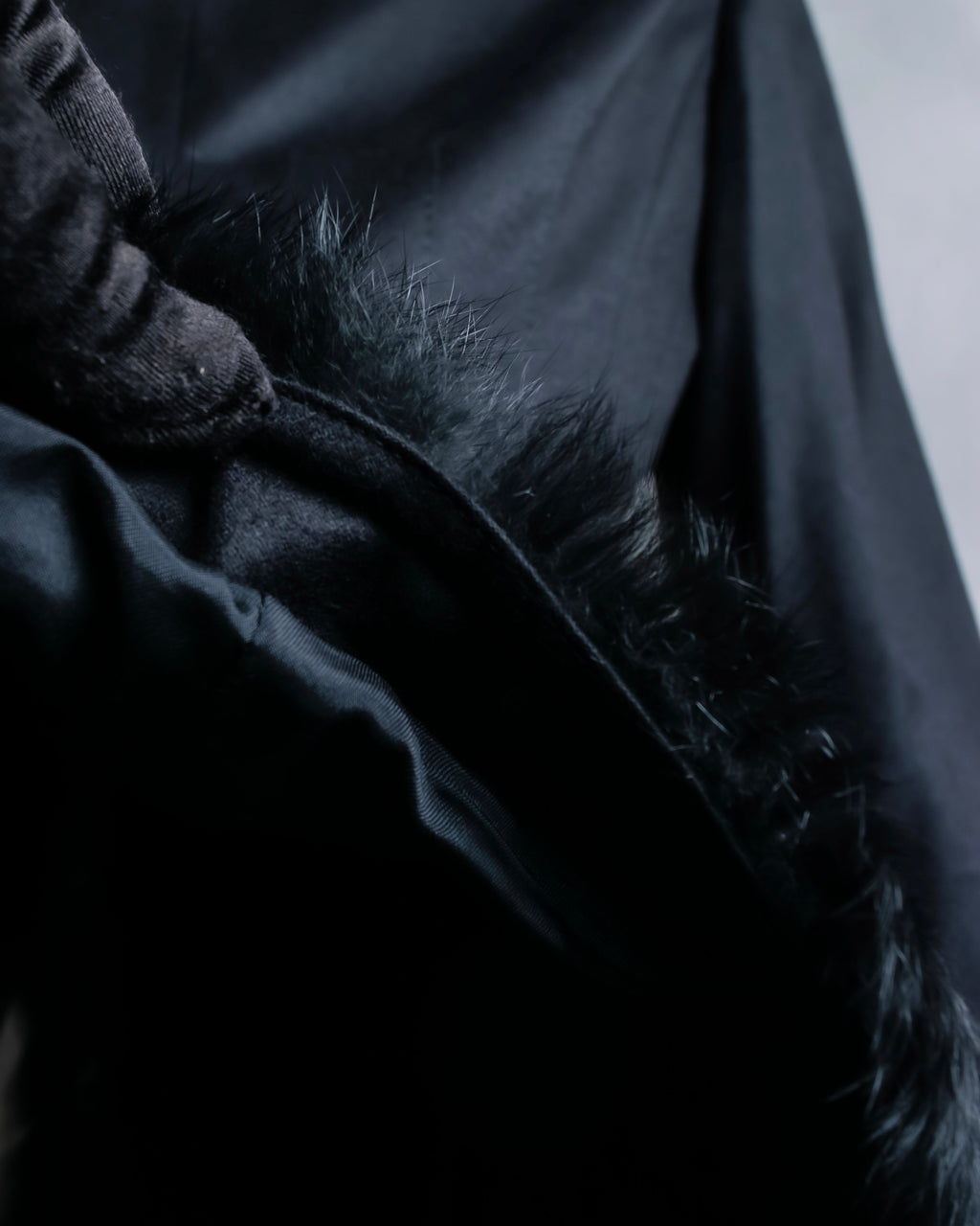 "Alexandar McQueen" Fur trimmed design shaped tailored jacket