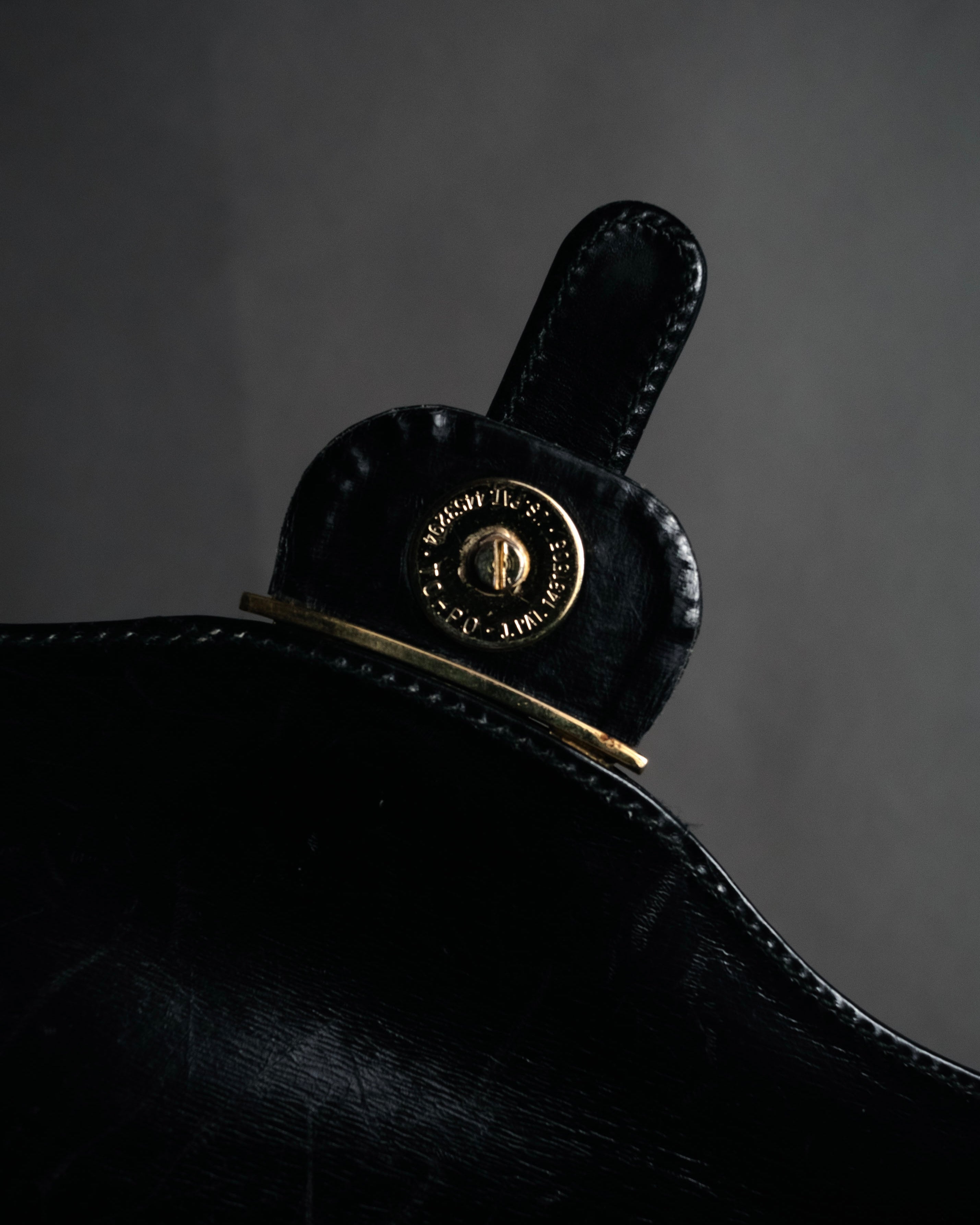 “GUCCI” 80’s box calf interlocking G shoulder bag