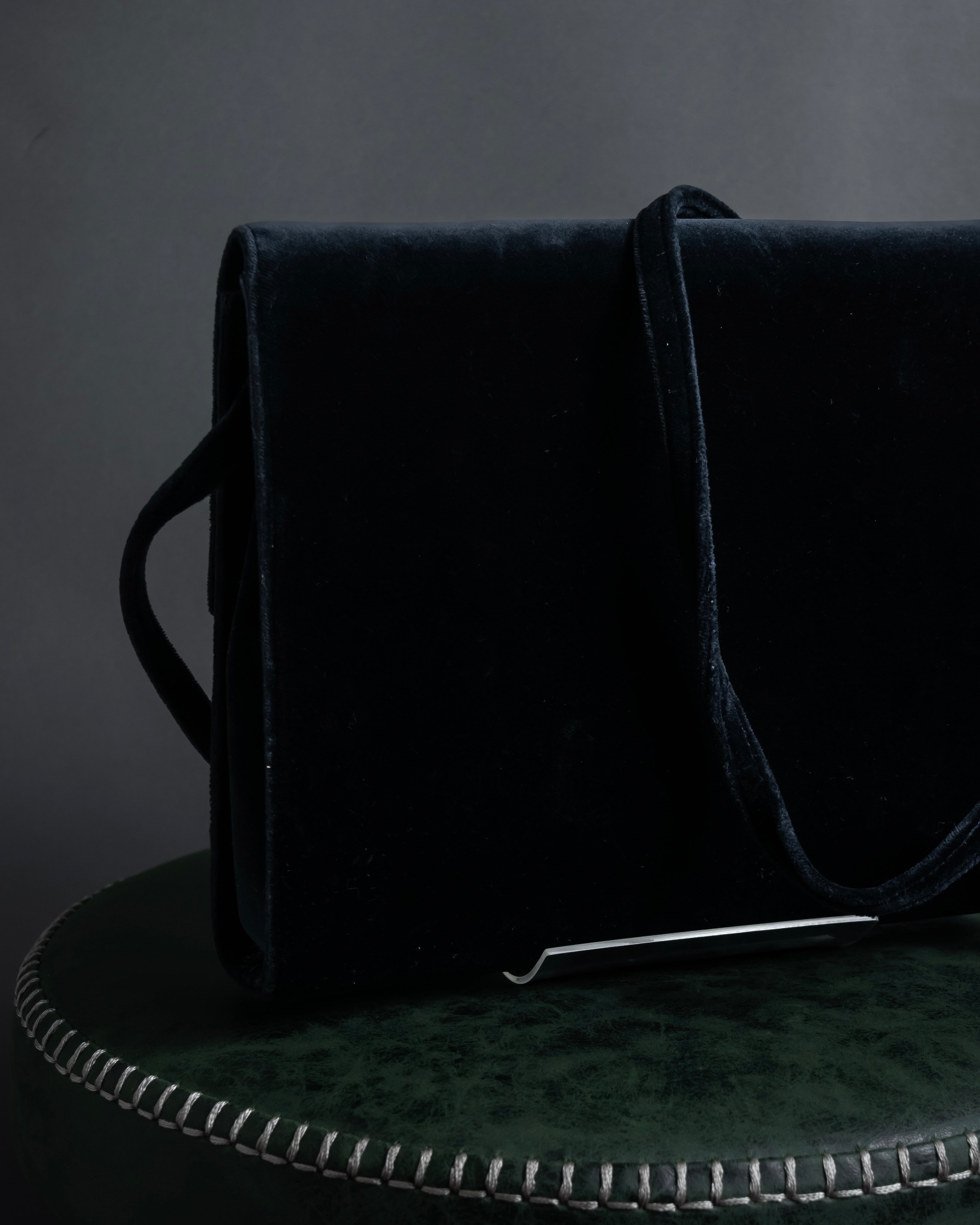 "Salvatore Ferragamo" Antique jewelry motif design velvet shoulder bag