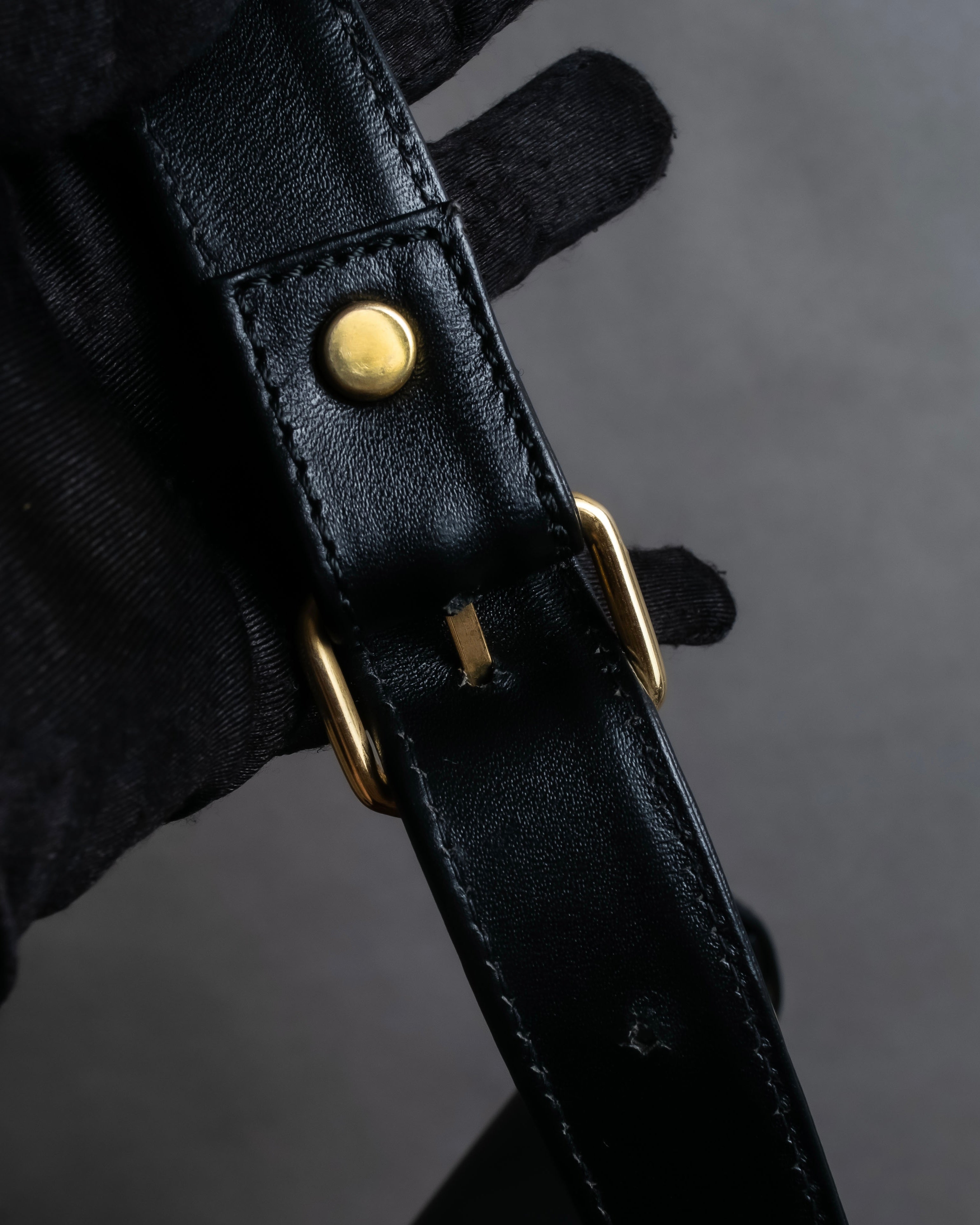 "GIANI MARCO VENTURI" Shape trapezoid leather shoulder bag