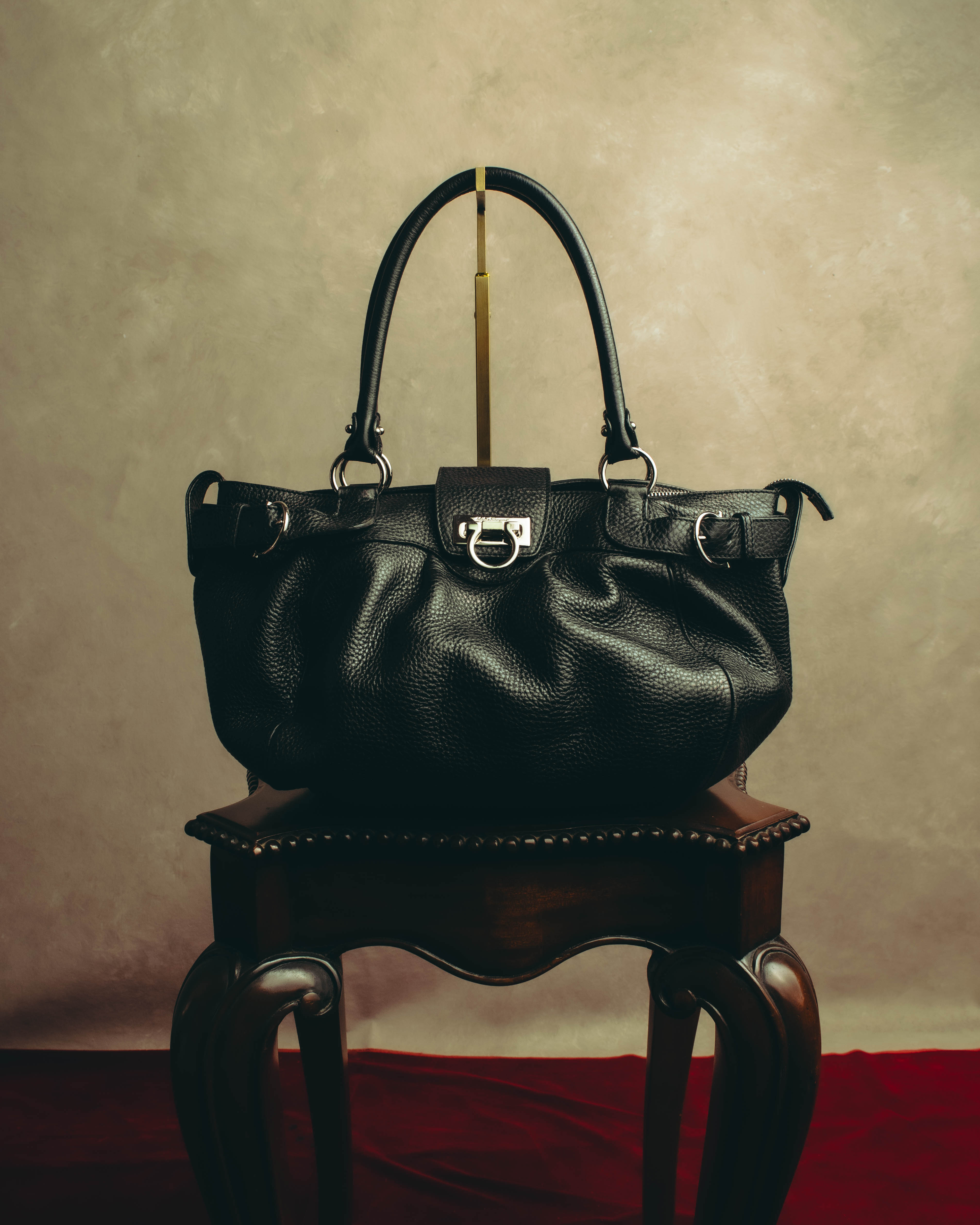 “Salvatore Ferragamo” 00’s-10’s Gancini pebbled leather handbag