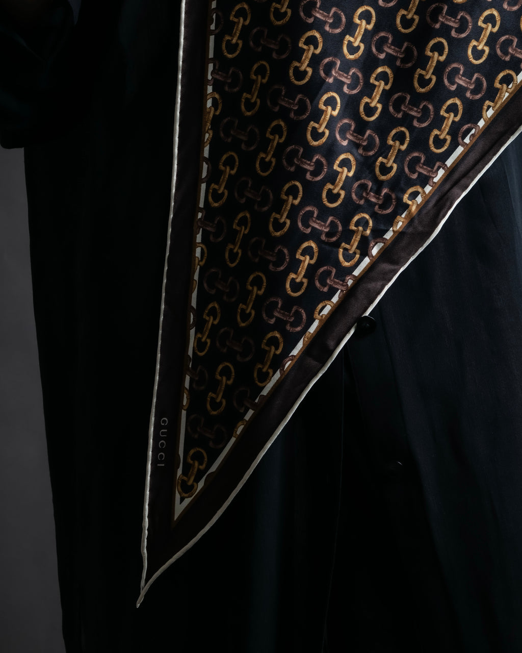 “GUCCI” Horse bit printed diamond scarf