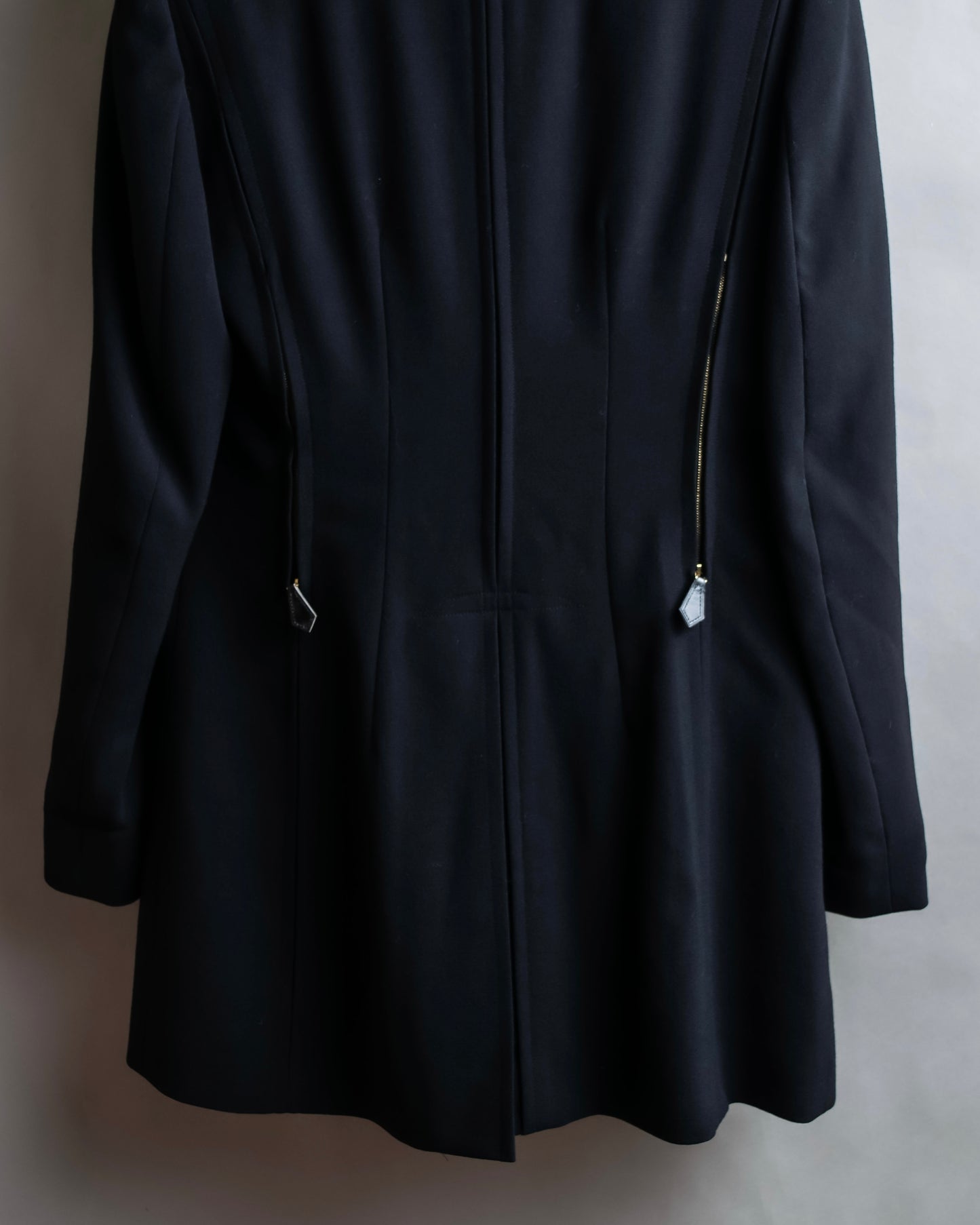 "HERMES" Darted shape no collar back zip jacket