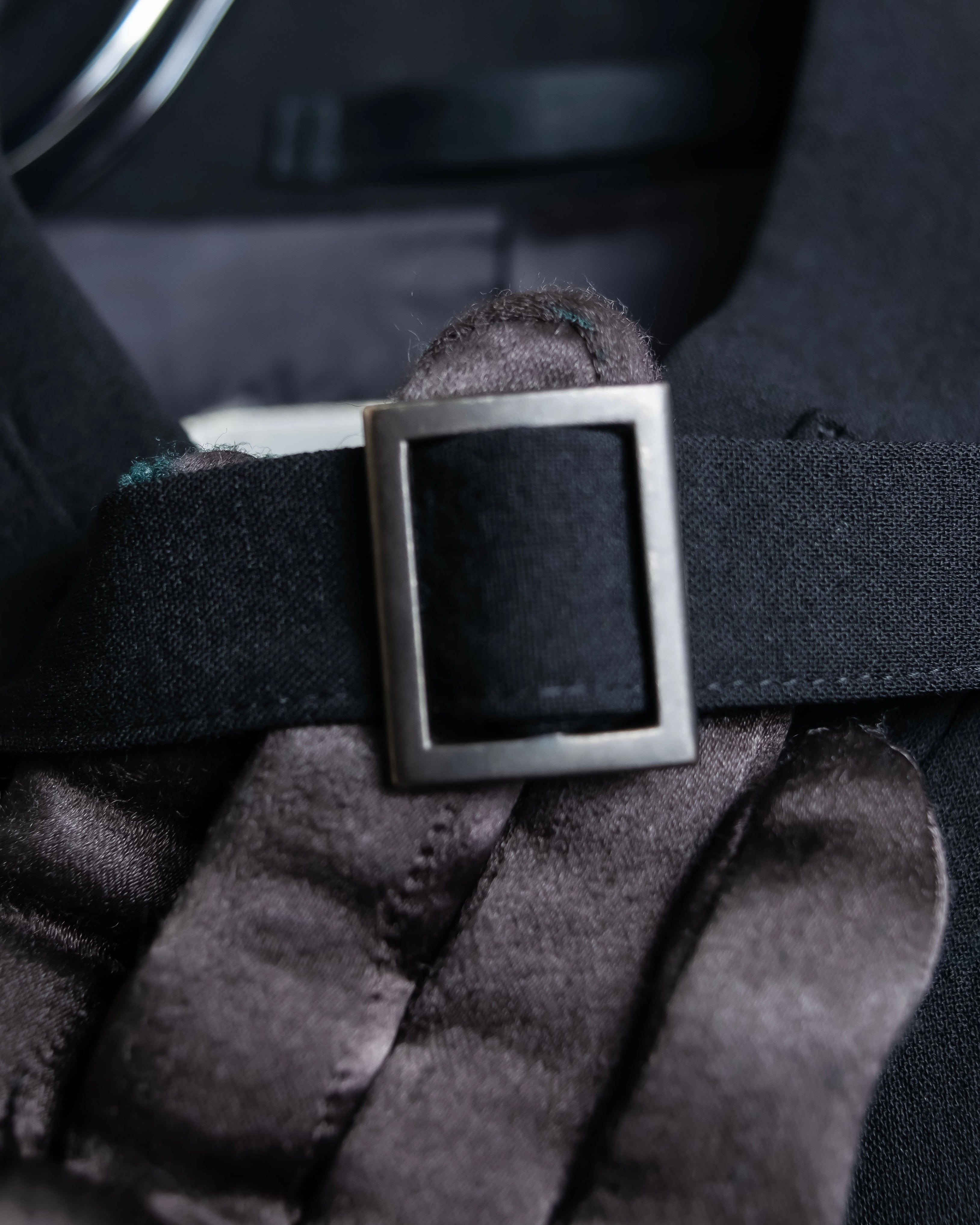 “ISSEY MIYAKE” Chin belt designed stand collar jacket