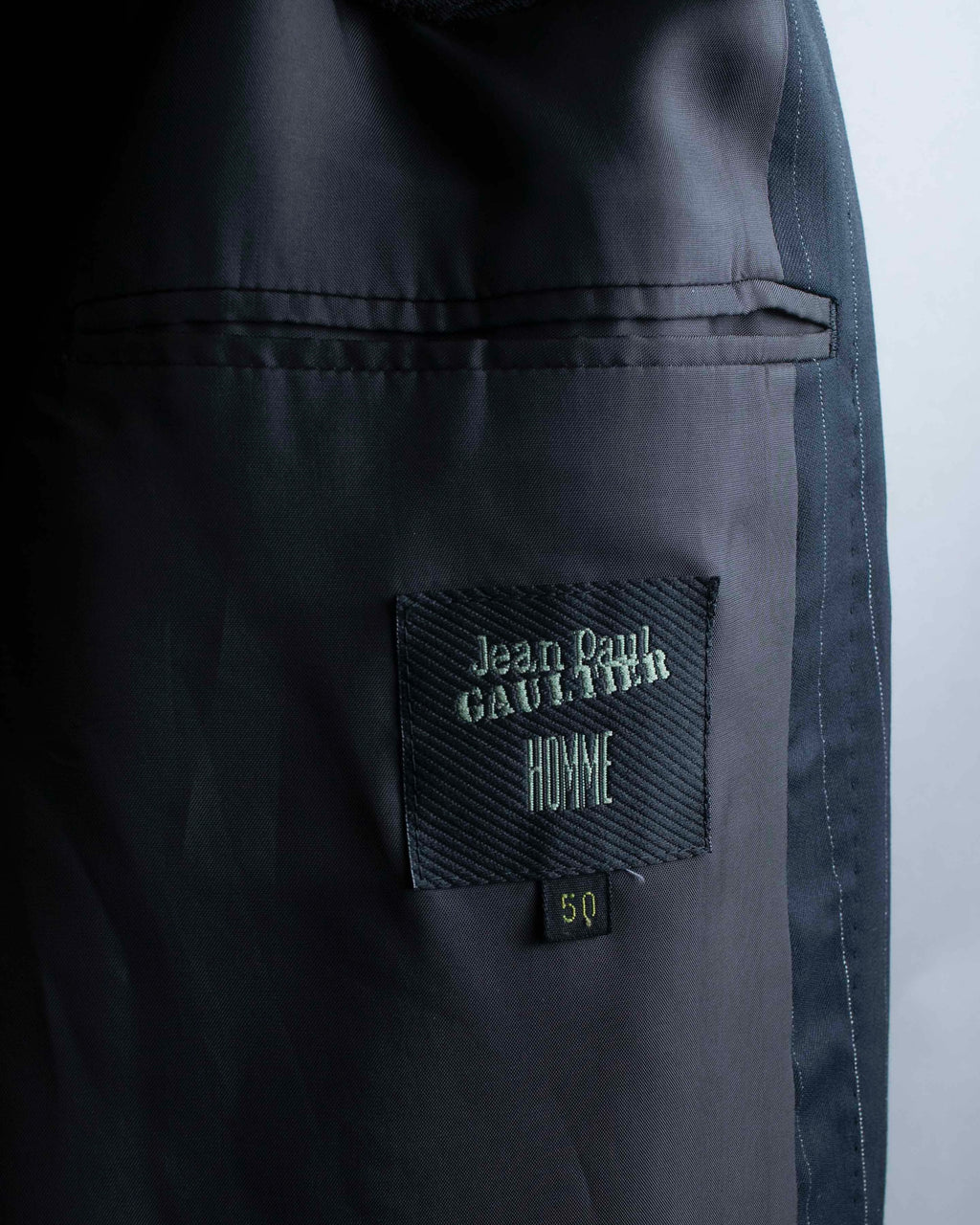 "JEAN PAUL GAULTIER HOMME"
Oversized shadow stripe set up