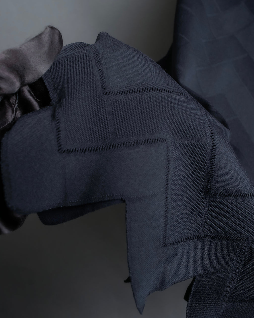 "PLEATS PLEASE ISSEY MIYAKE" 

Meander sleeveless tops