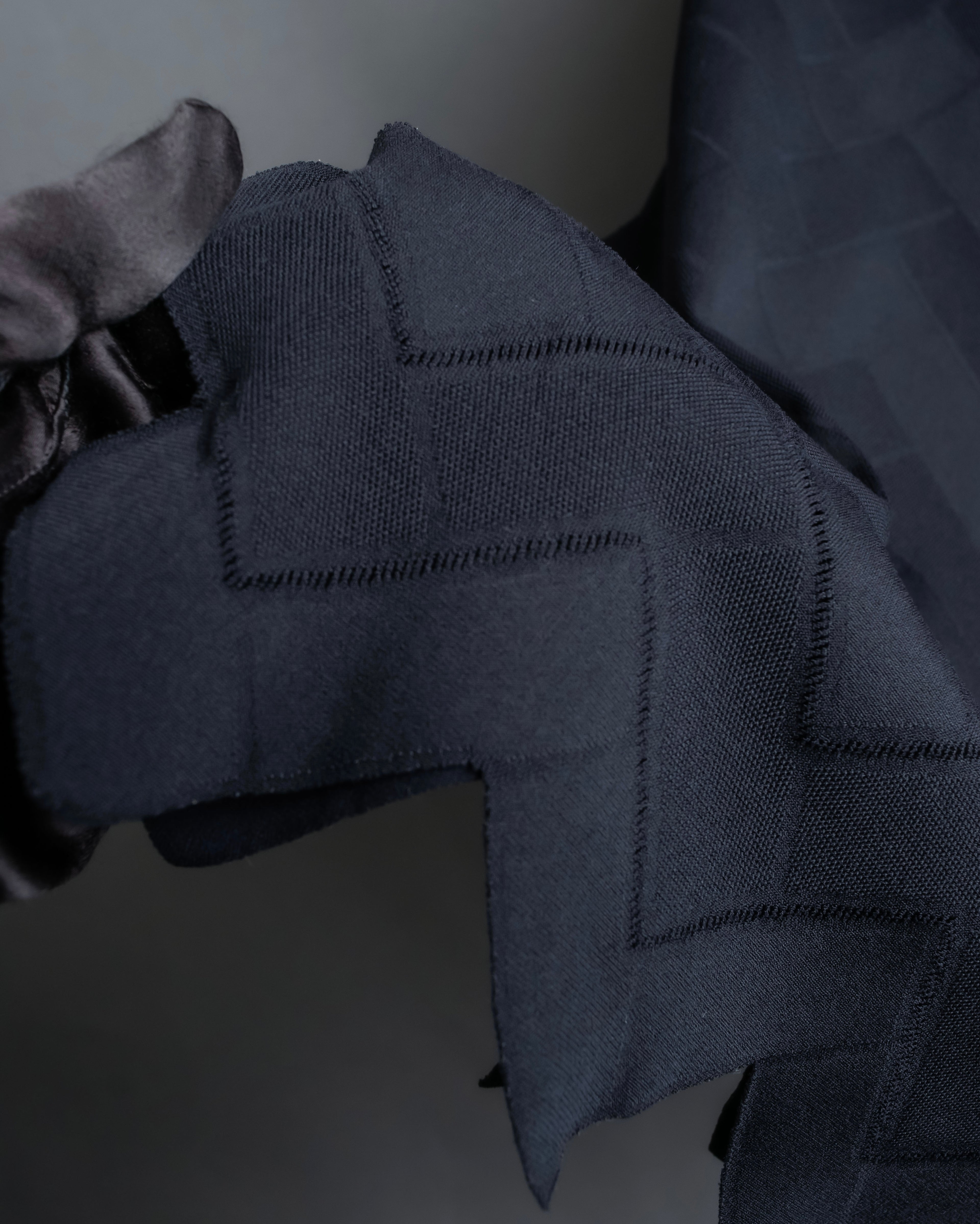 "PLEATS PLEASE ISSEY MIYAKE" 

Meander sleeveless tops