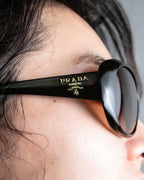 "PRADA" Butterfly frame logo engraved sunglasses