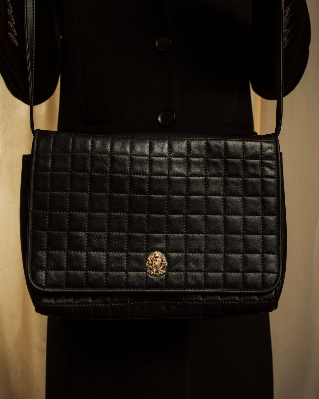 "CELINE" 80's-90's Crest metal fittings design quilted leather bag