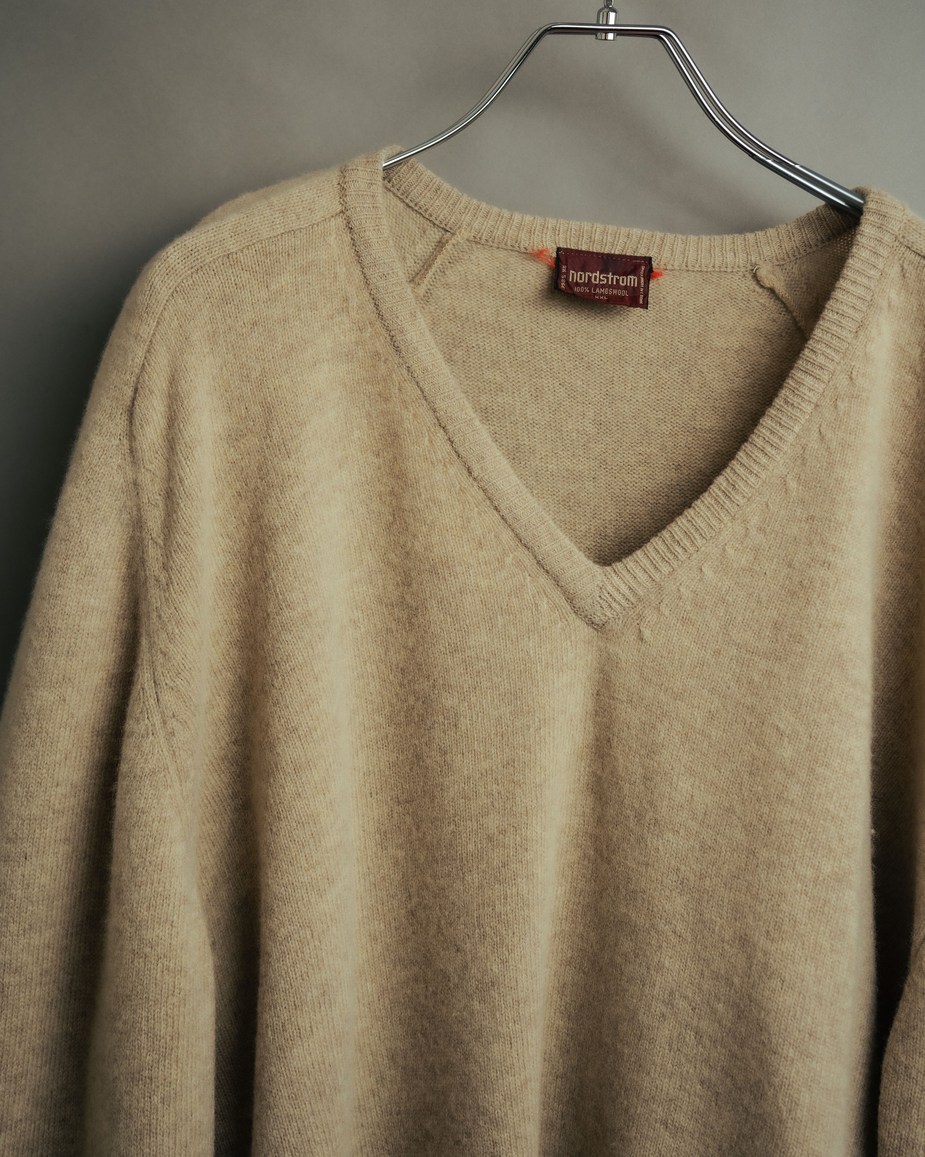 -MOOD Vintage Collections-
80’s-90’s V-neck lambswool knit