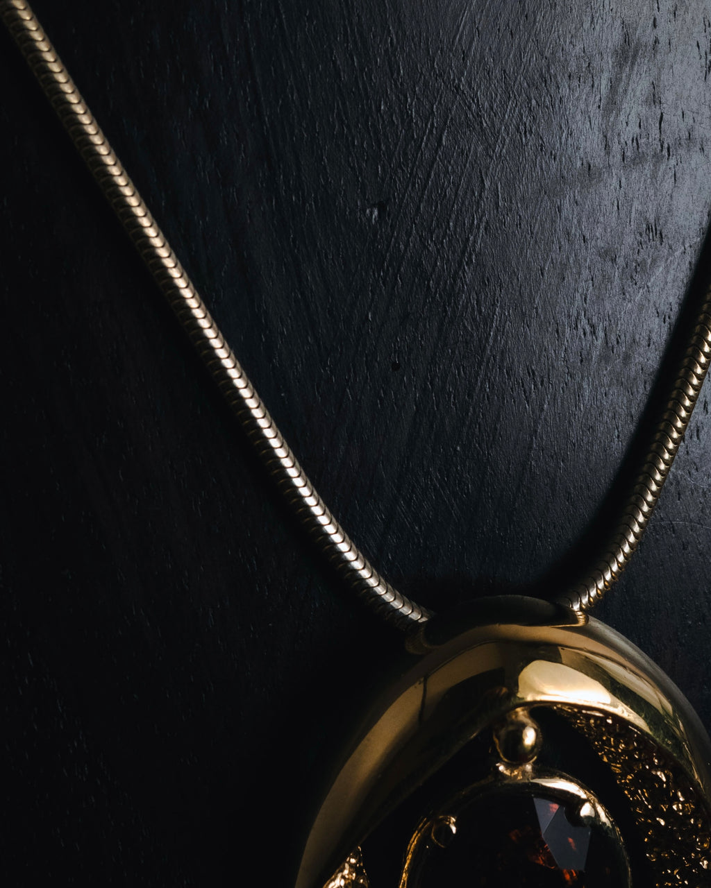 "Vintage" 80’s Sculptural oval stone pendant necklace