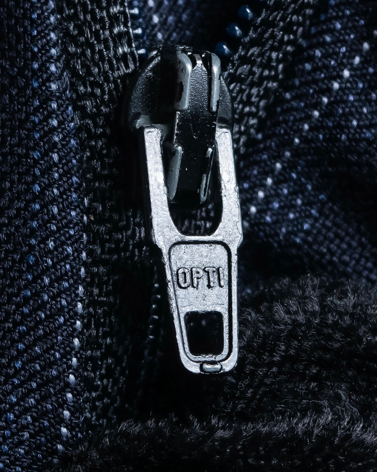 "GUCCI" Notch drop shaped tailored jacket & tapered silhouette slacks stripe set up