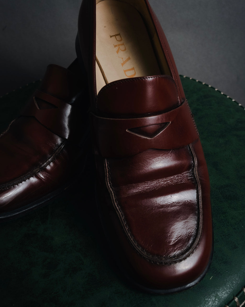 "PRADA" 90’s-00’s Hexagon knight rubber sole polished penny loafer
