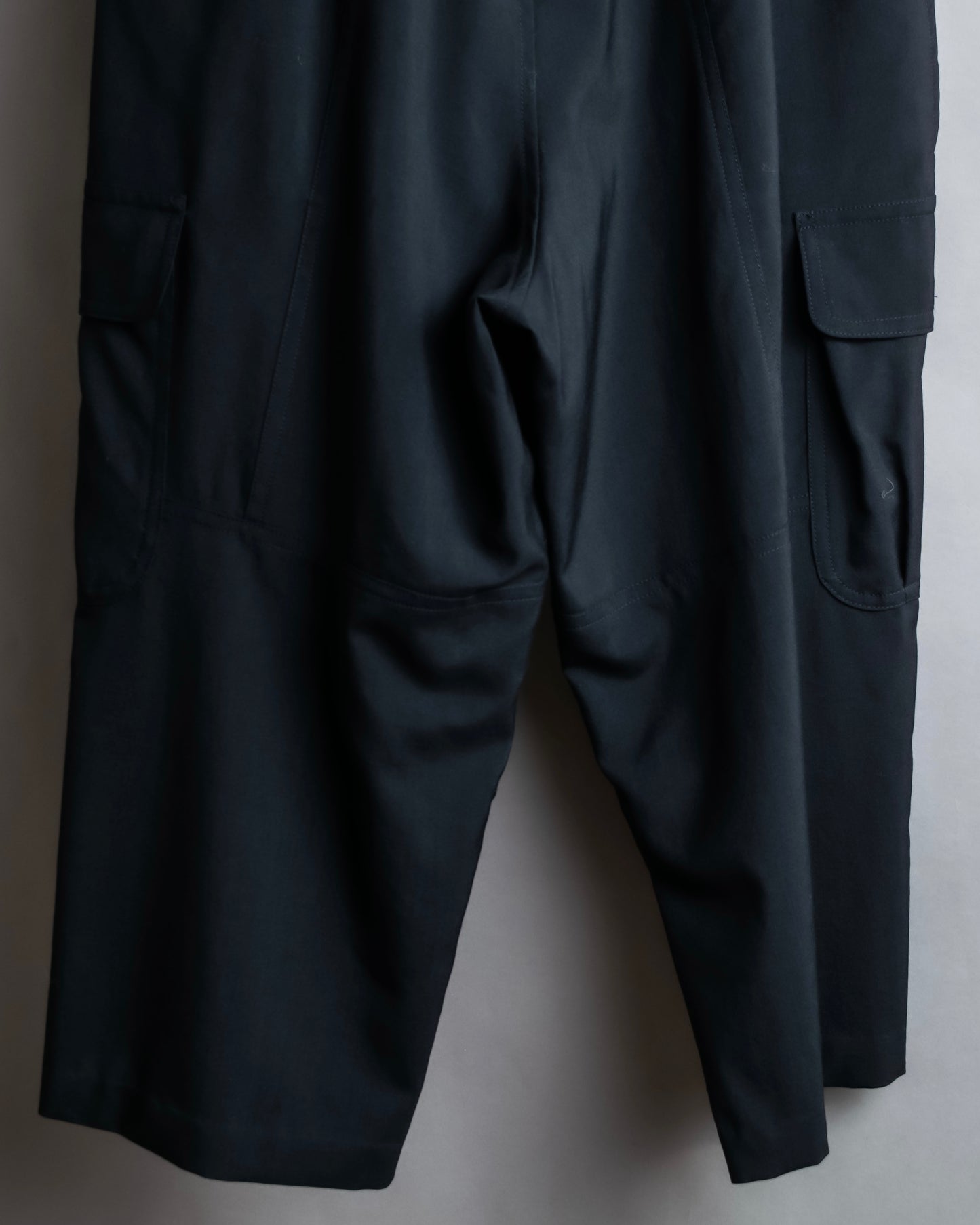 "Y's" Cargo pocket design sarouel silhouette, wool slacks