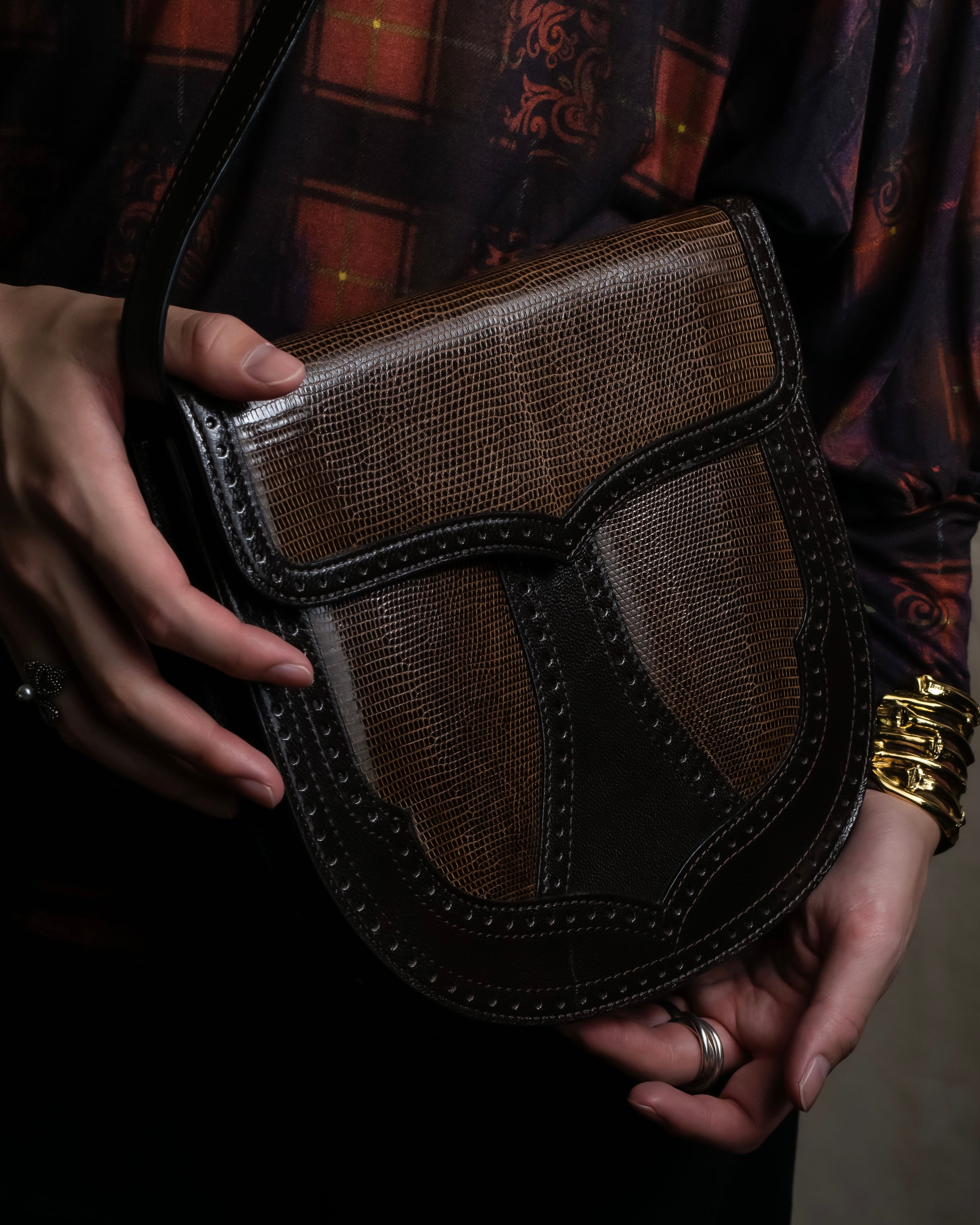 "YVES SAINT LAURENT" Brogue decorative design lizard embossed leather shoulder bag