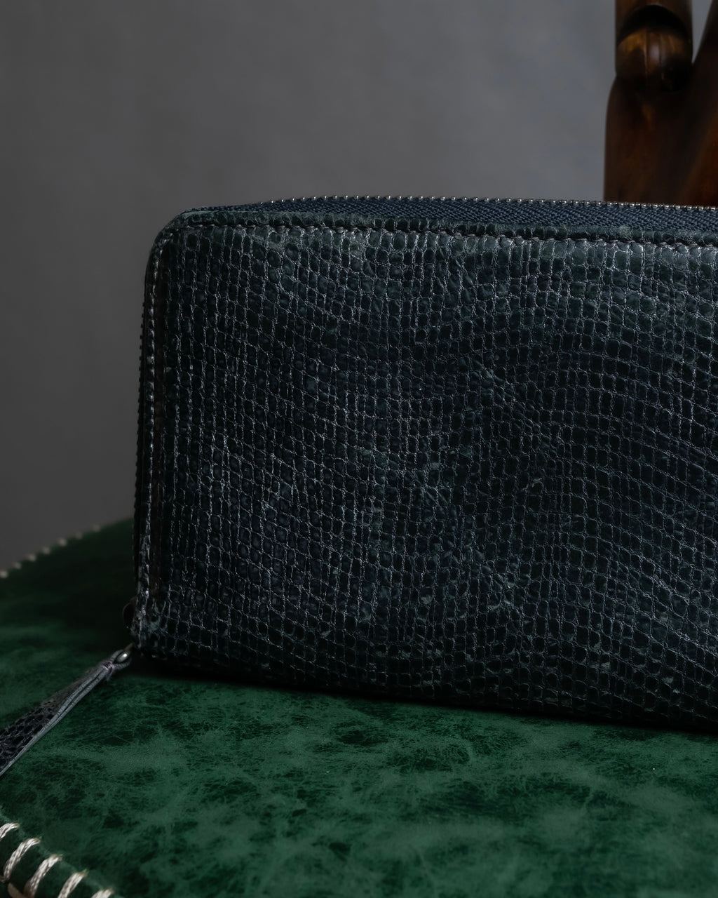 "MAISON MARGIELA" Lizard-embossed leather long wallet