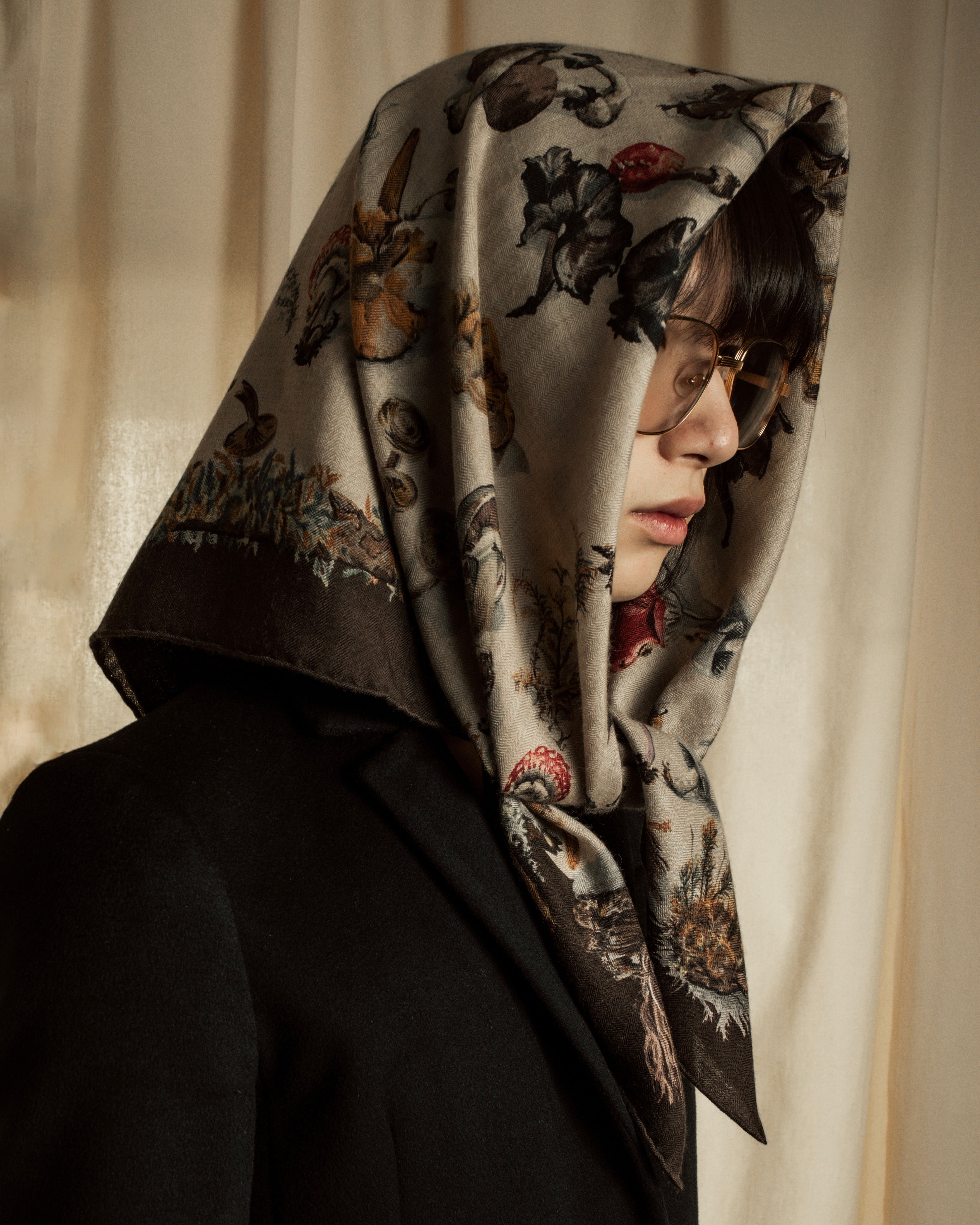 "HERMES" 80's Carré 90 Les Champignons II silk scarf