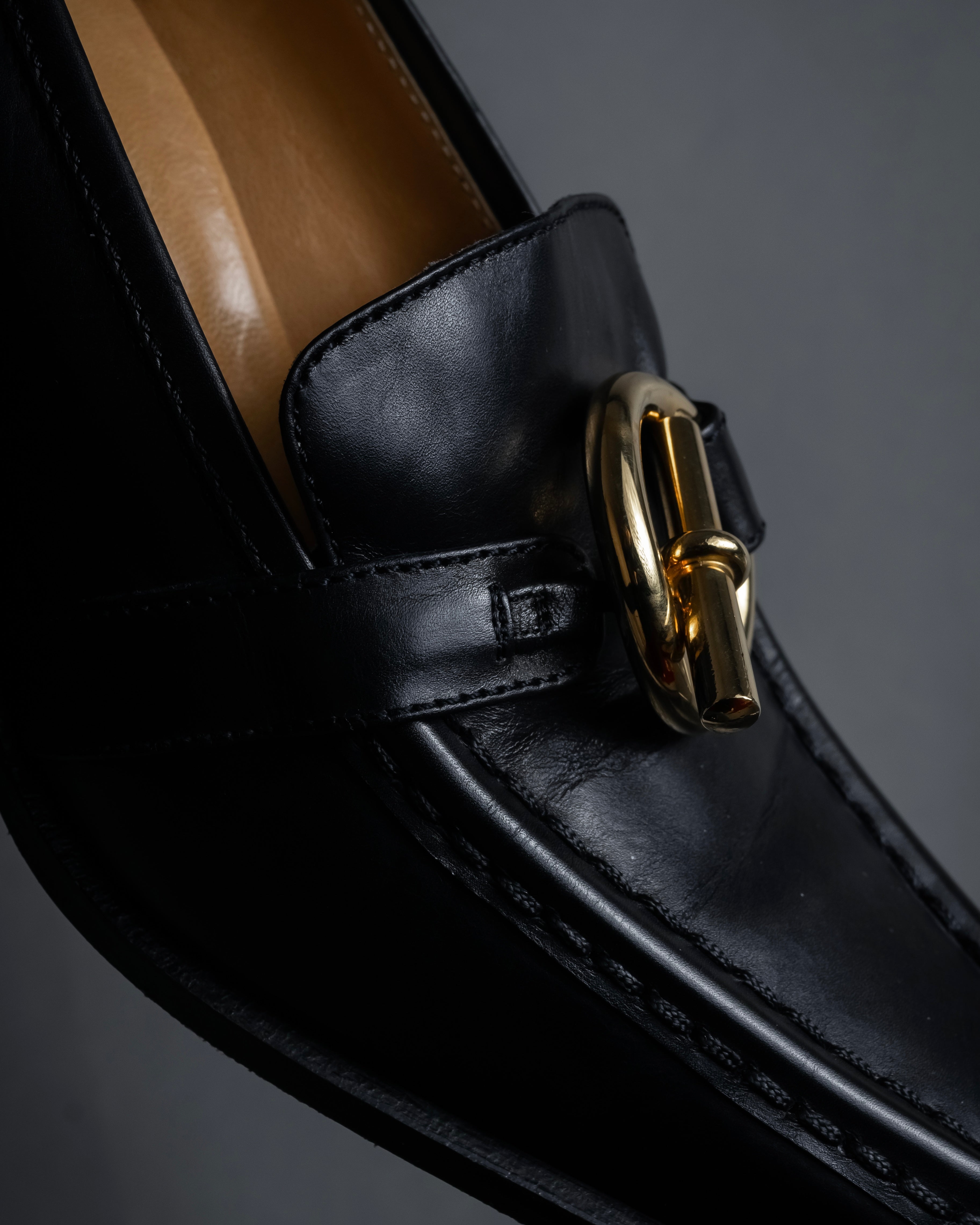 -MOOD Christmas Collection-
"HERMES" 90's-00's Gold buckle design heeled loafers