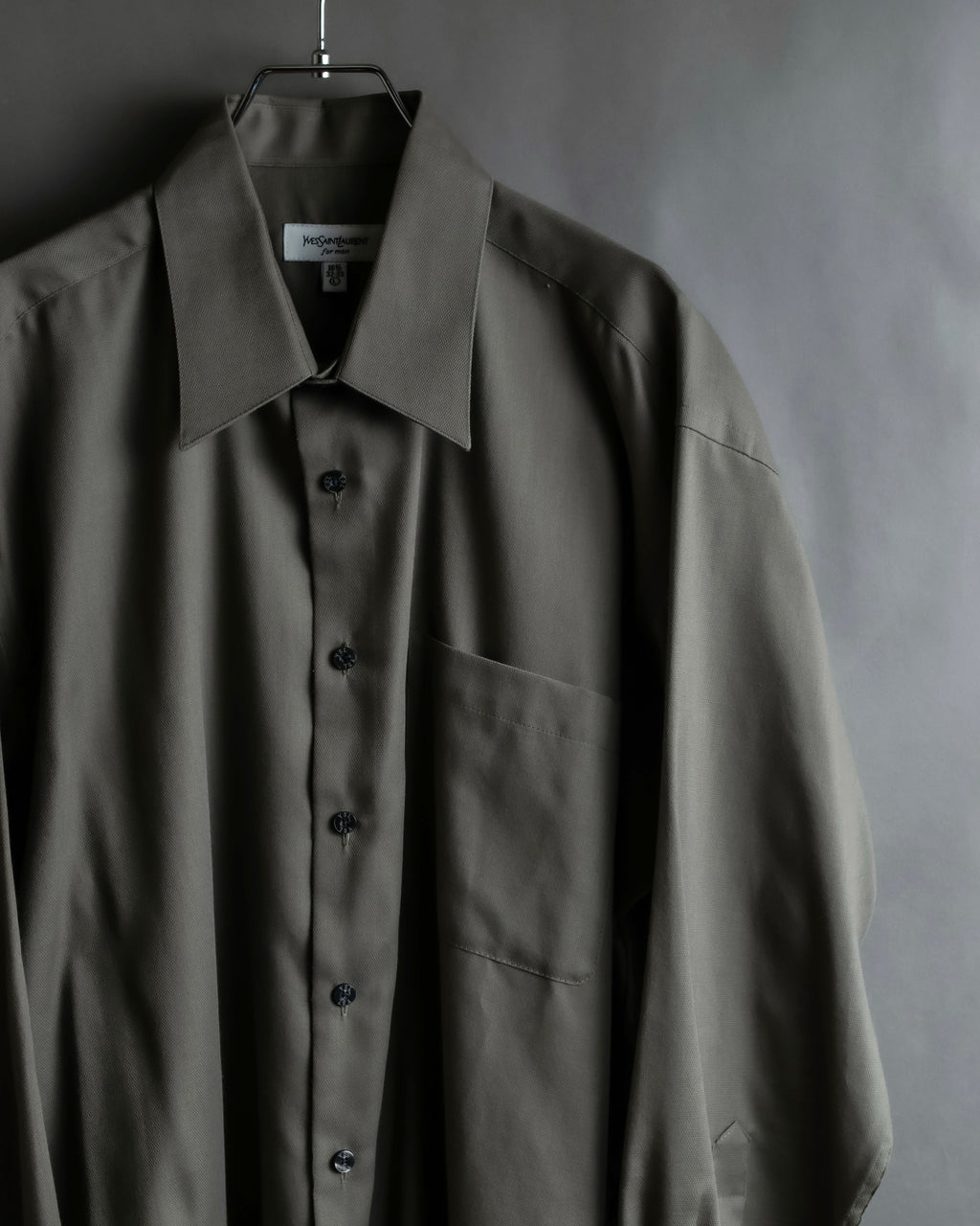 "YVES SAINT LAURENT for men"
Grayish khaki color oversized shirt
