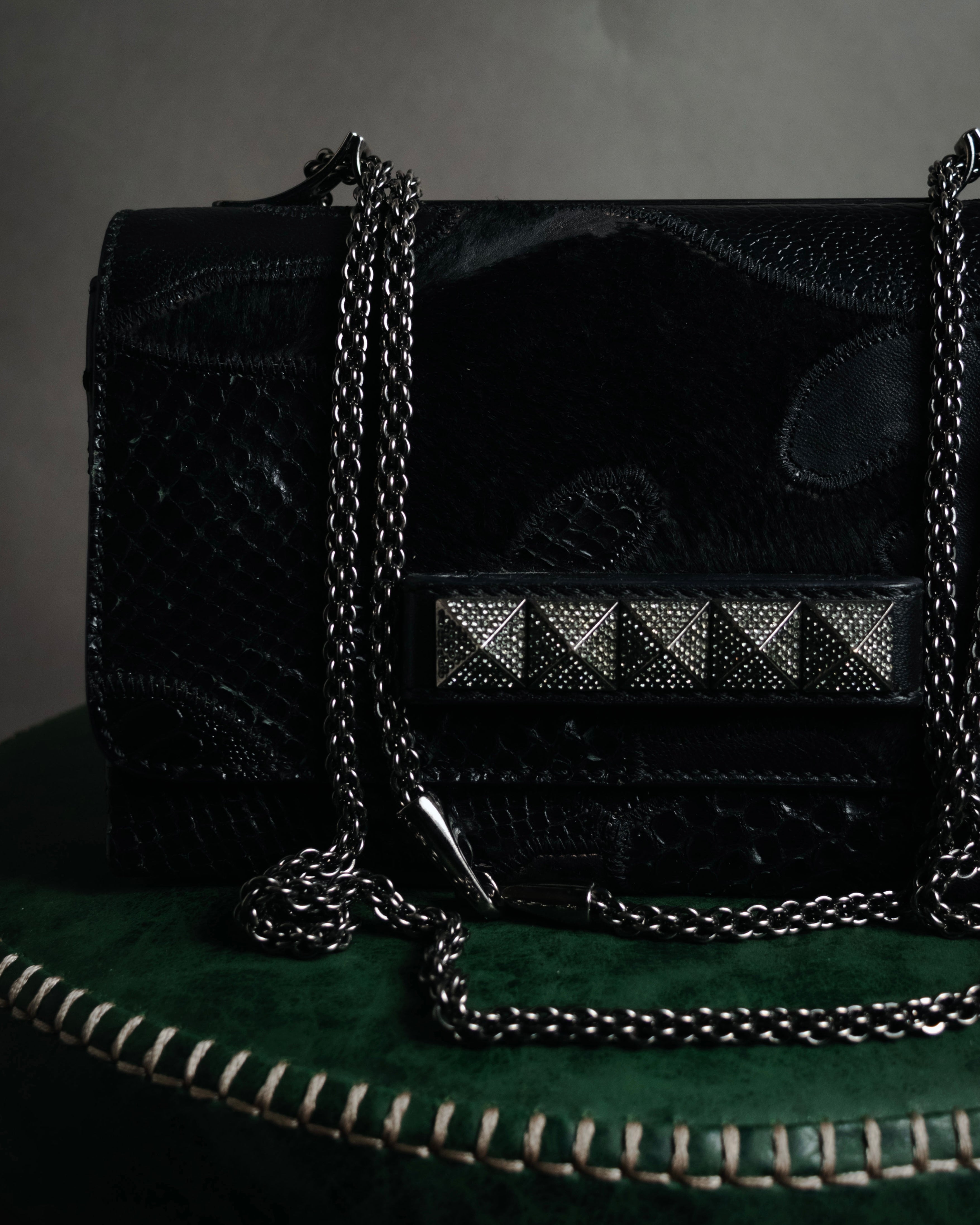 –SPECIAL– "VALENTINO GARAVANI" 2010’s Noir rockstud exotic patchwork chain bag