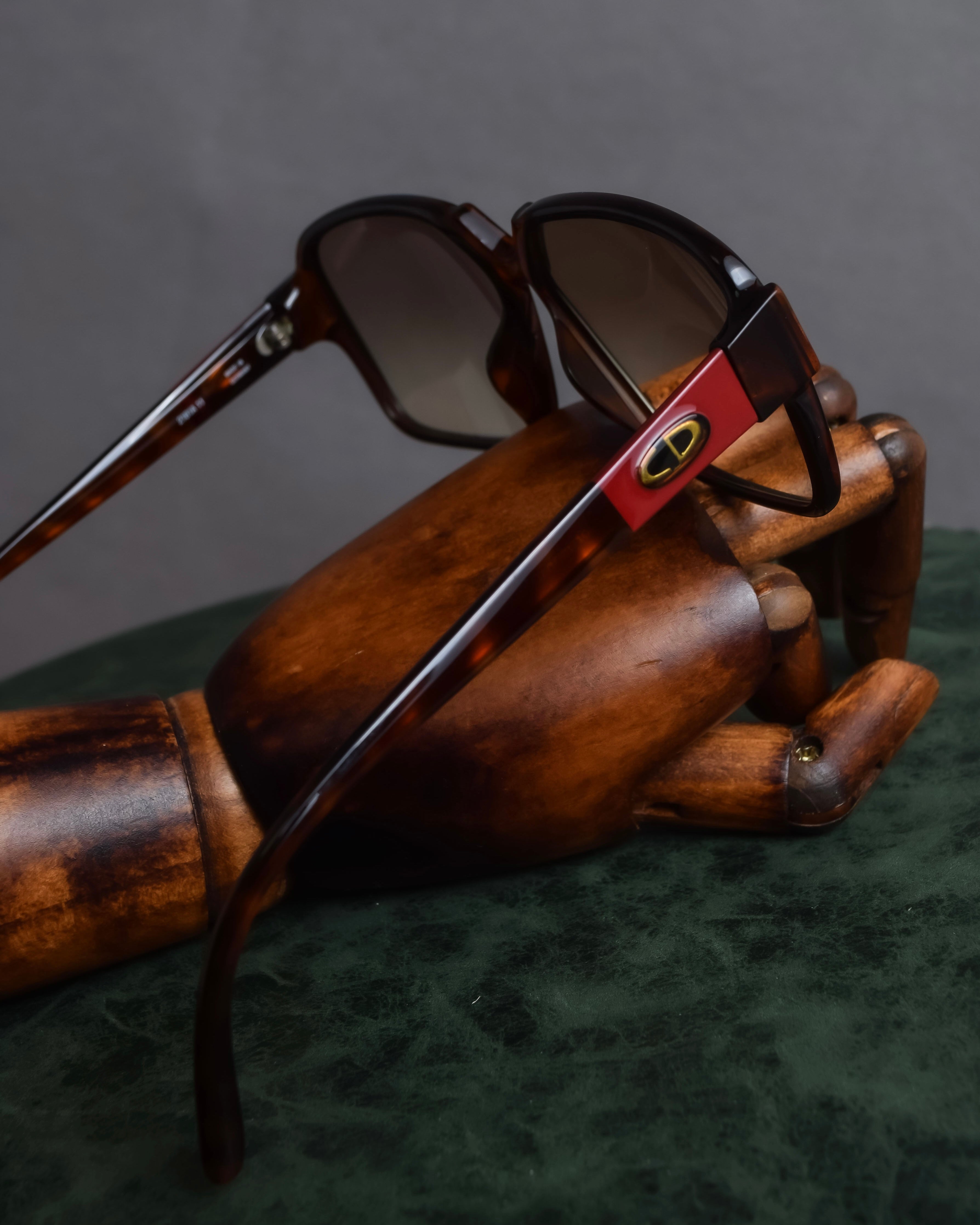 "Christian Dior Monsieur" Red temple gradient frame monsieur sunglasses