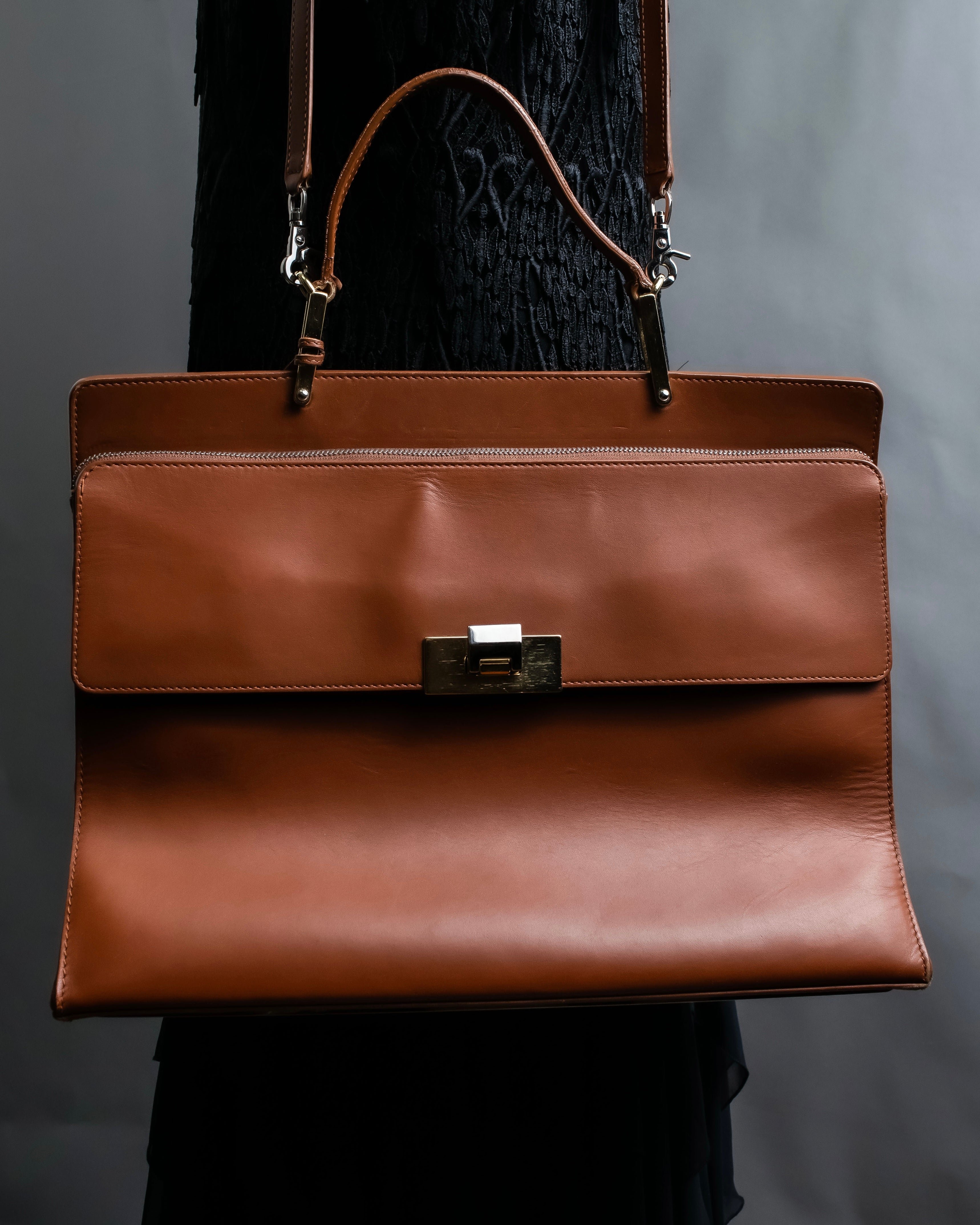 “BALENCIAGA” Le Dix 2 way hand bag