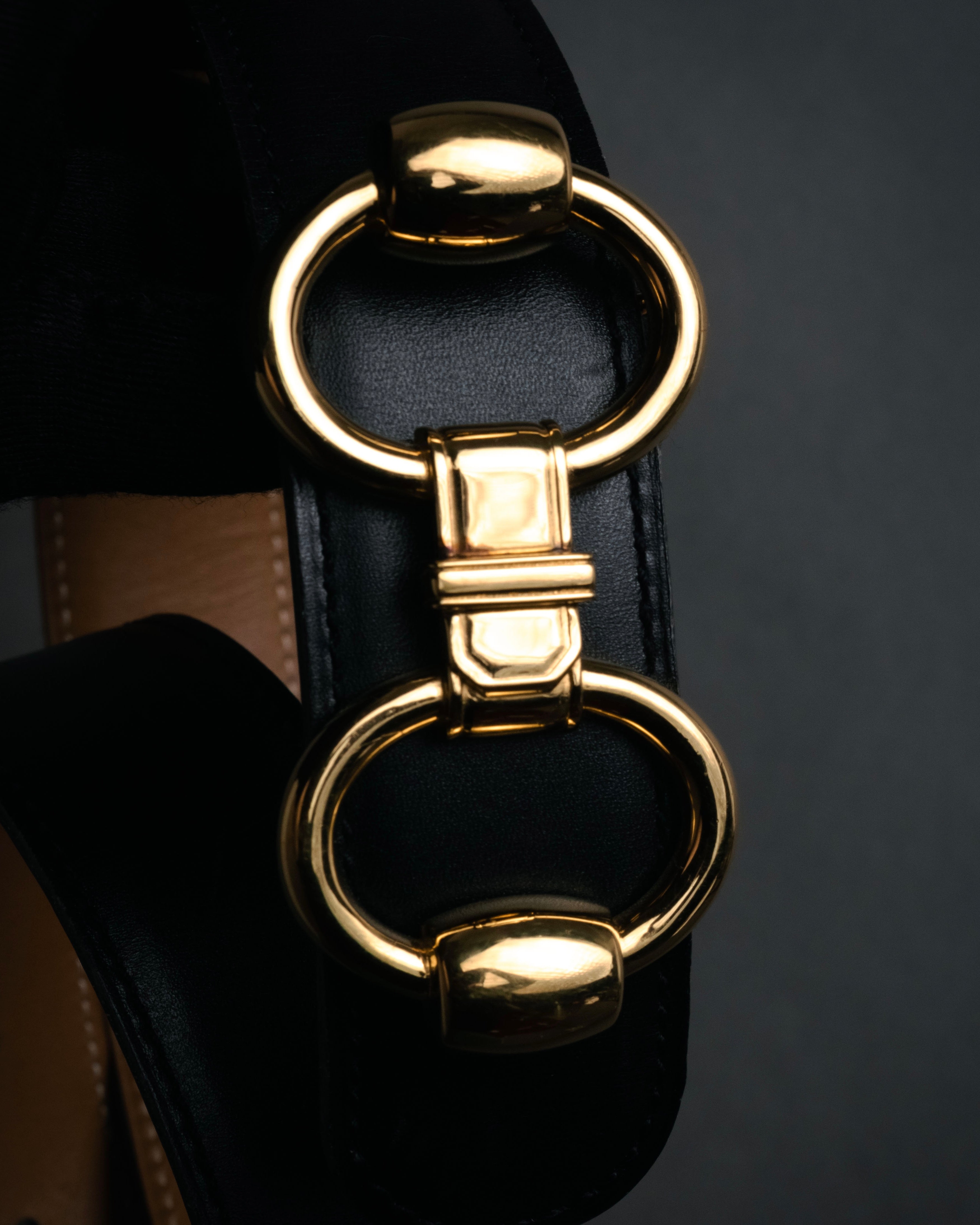 “HERMÈS” 90’s Horsebit leather belt