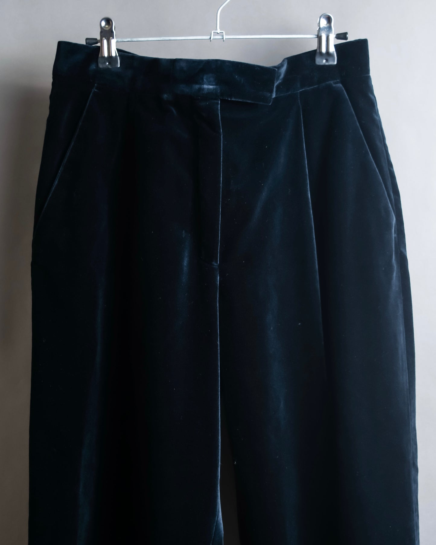 "DRIES VAN NOTTEN" Beautiful velvet straight line slacks