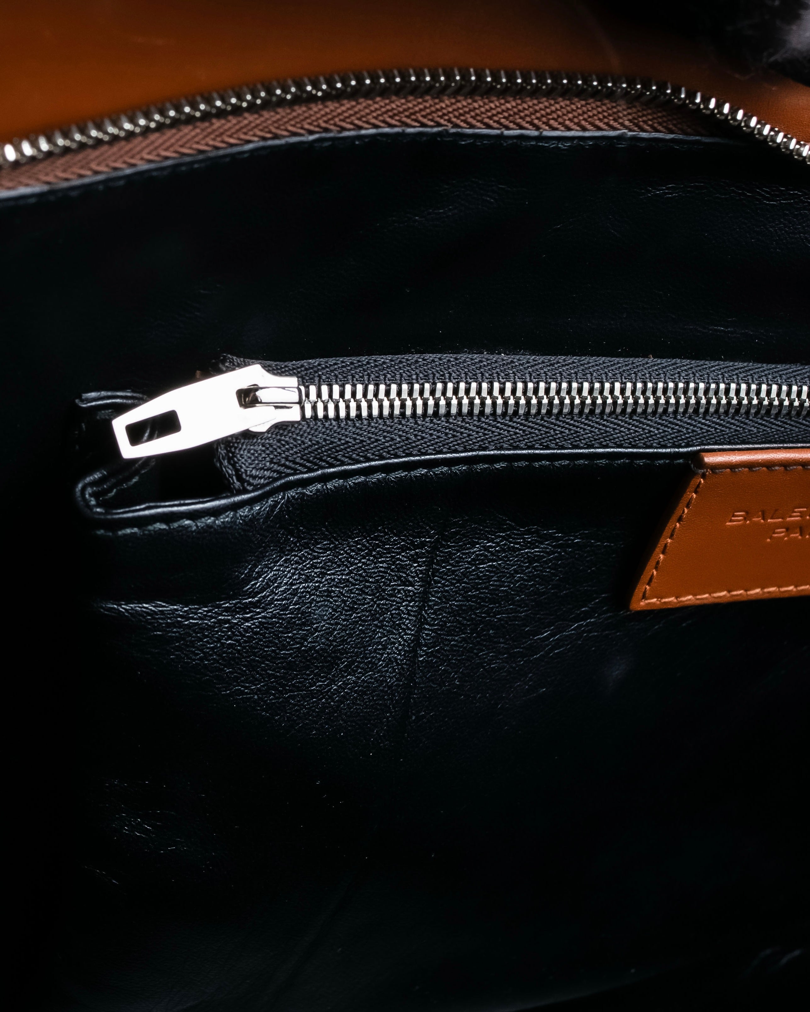 “BALENCIAGA” Le Dix 2 way hand bag