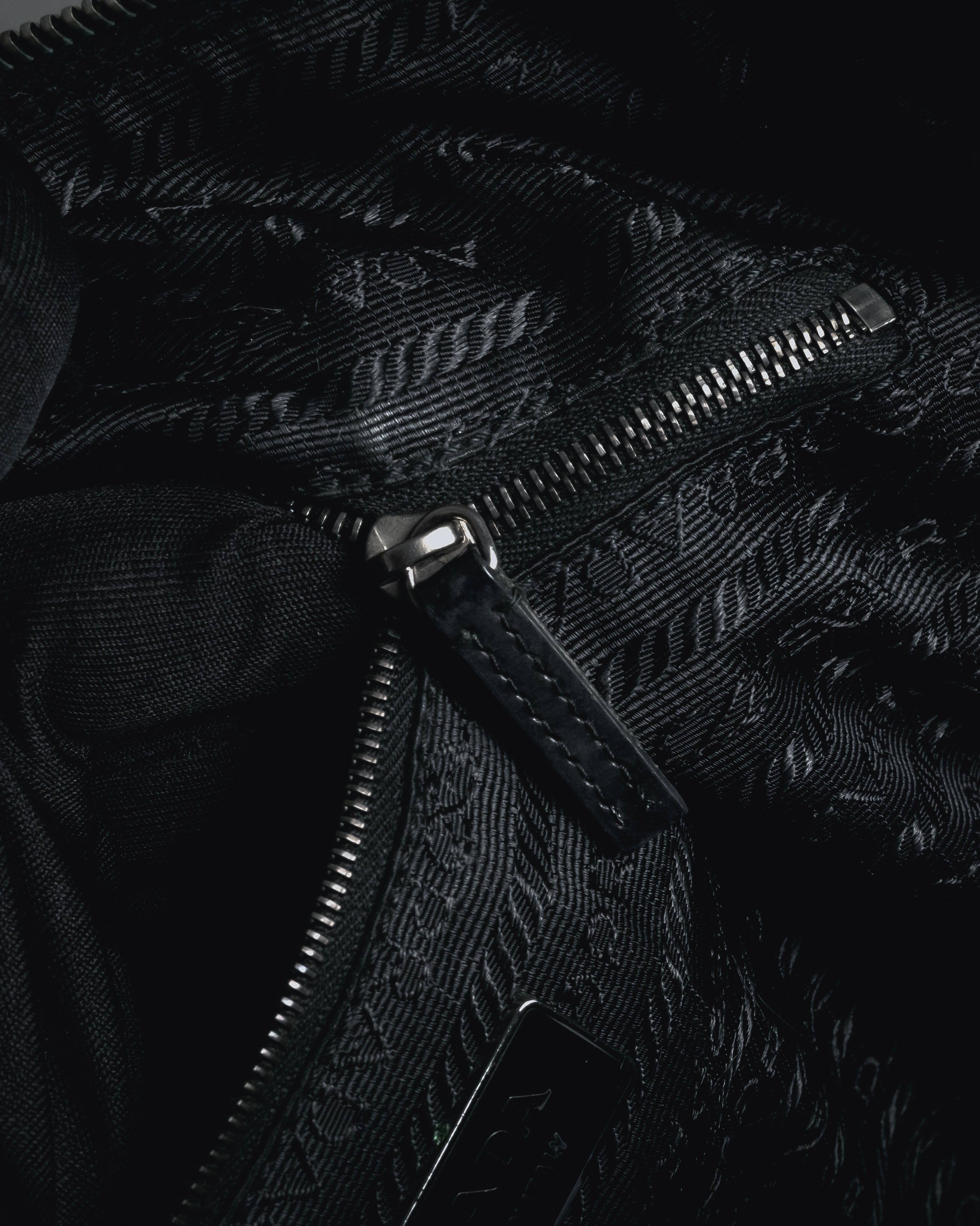 "PRADA" 90’s-00’s Vitello daino leather doctor bag