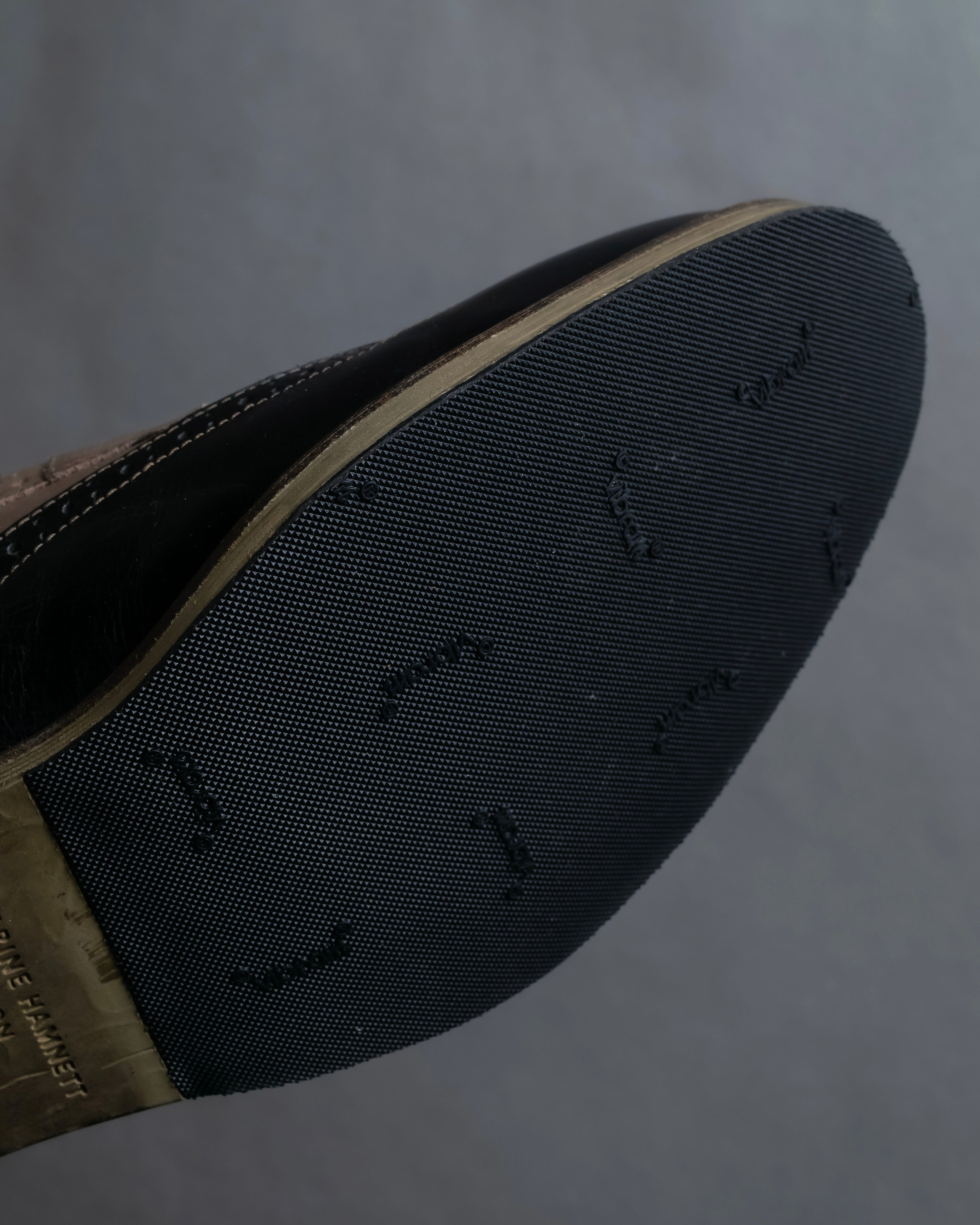 "KATHARINE HAMNETT" Wingtip design bicolor leather shoes