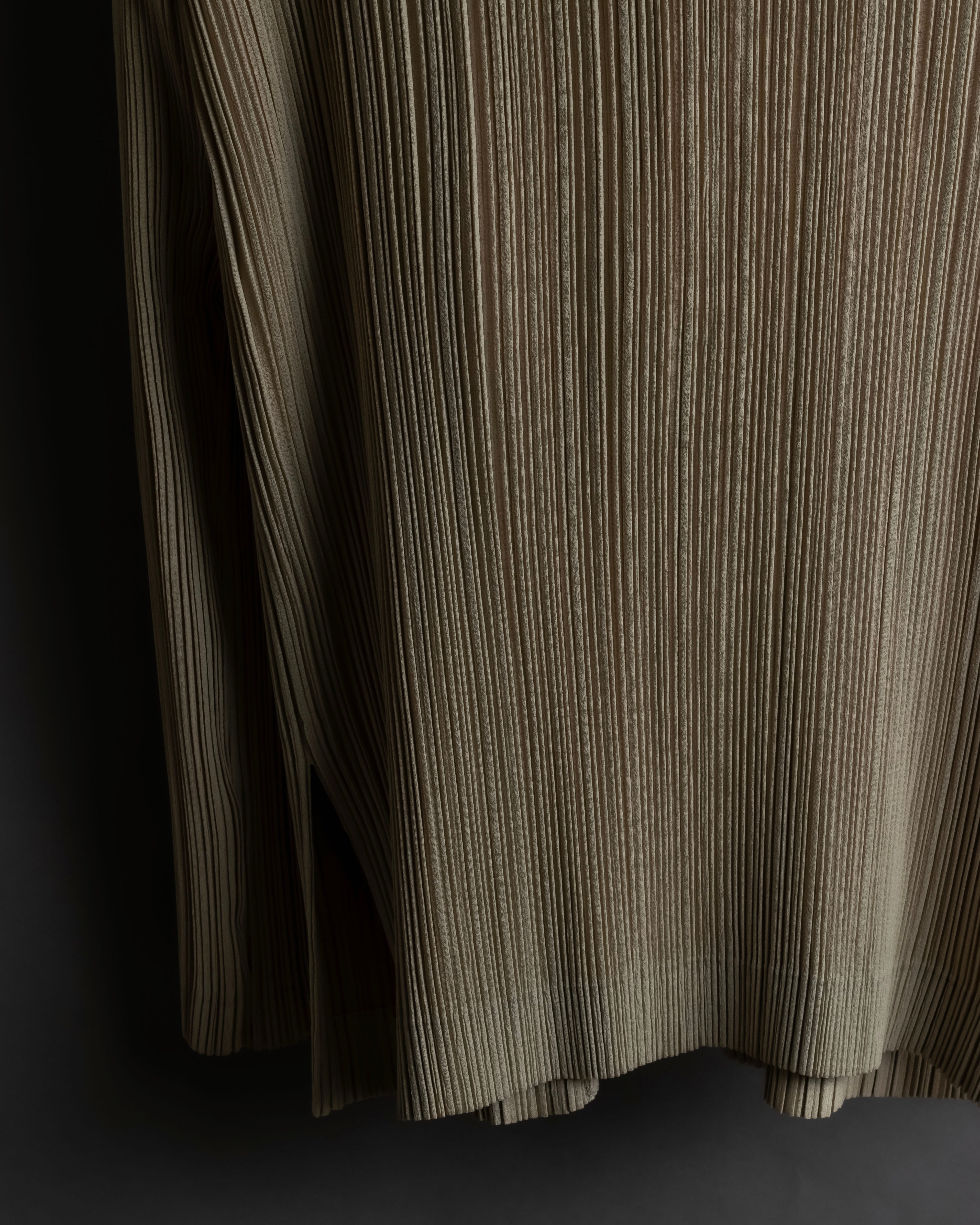 "ISSEY MIYAKE" Fine pleated shirt jacket