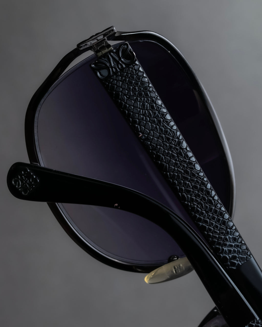 "LOEWE" Anagram logo engraved oval sunglasses