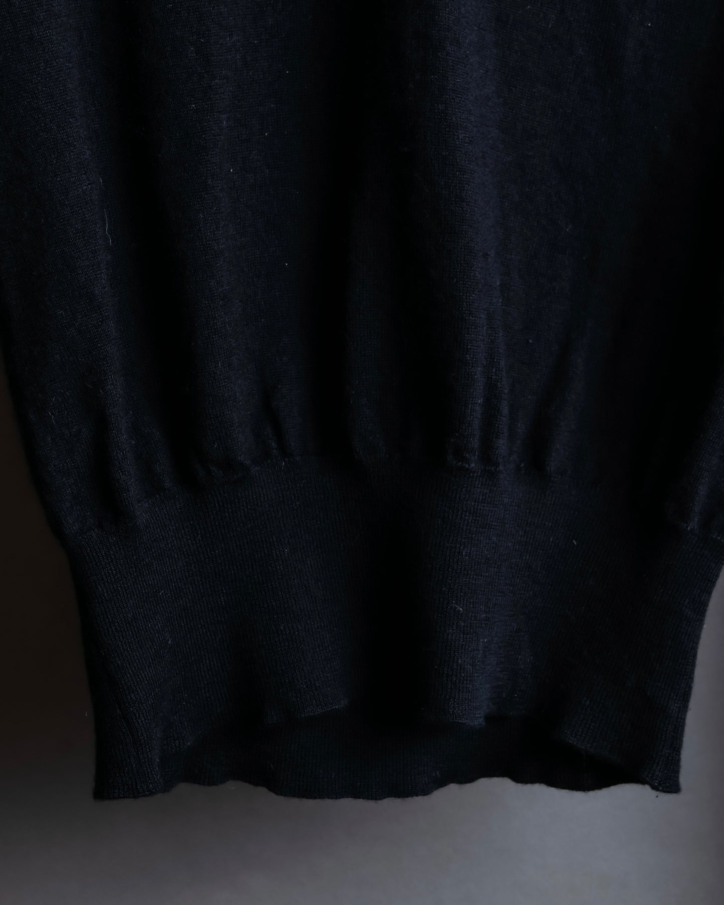 “Dolce&Gabbana”  100% cashmere V neck shape knit pullover