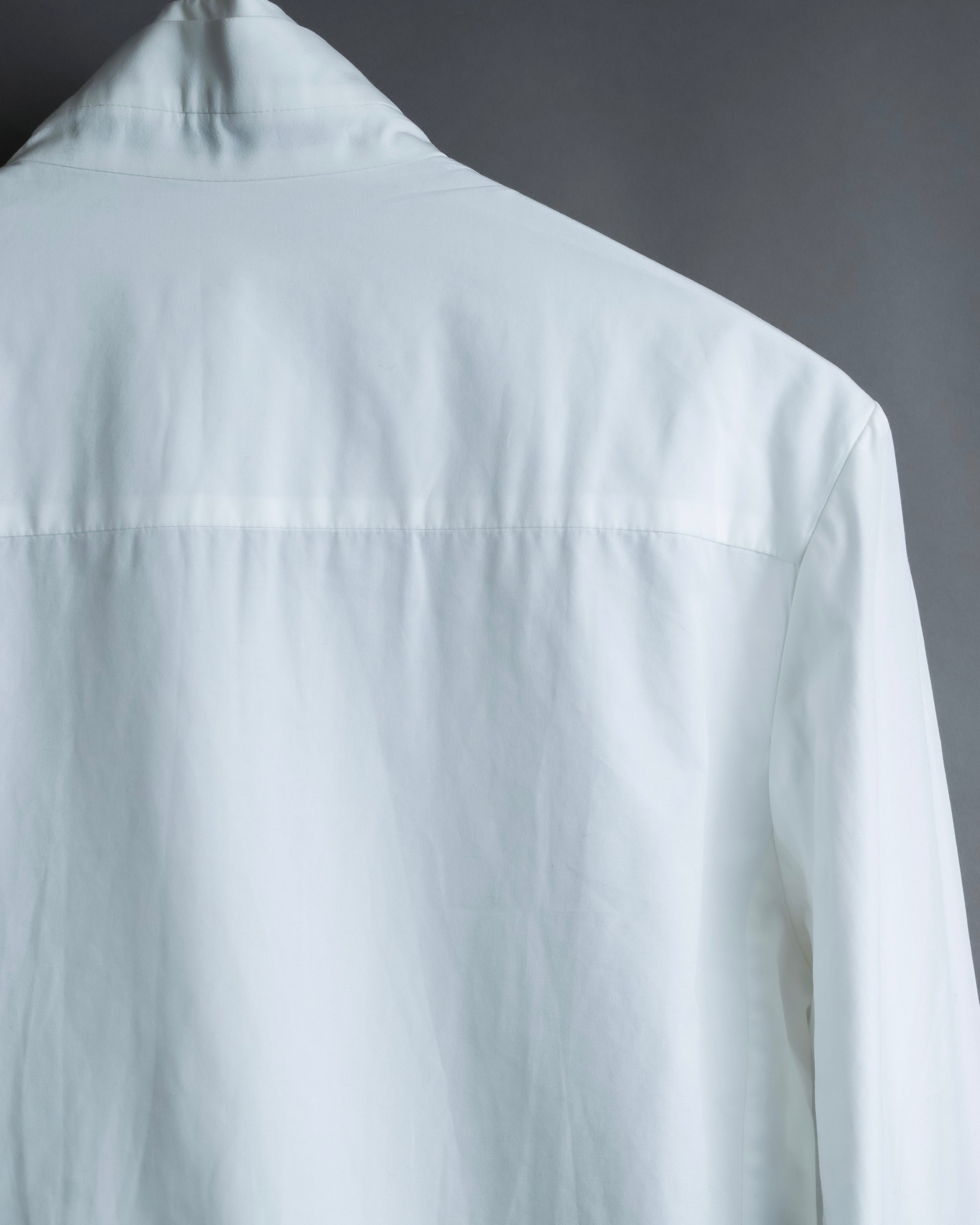 "Bruno Pieters." 2-way collar design stand-up collar dress shirt