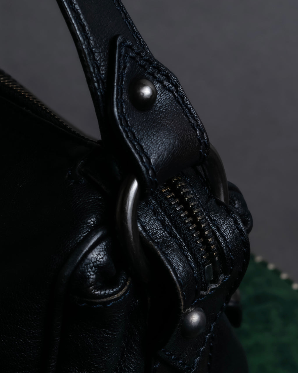 "CELINE" Metal parts design horizontal leather one-shoulder bag