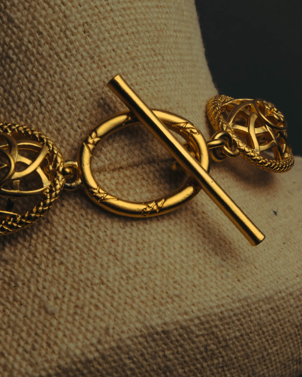 “Nina Ricci” 80’s-90’s floral openwork link necklace