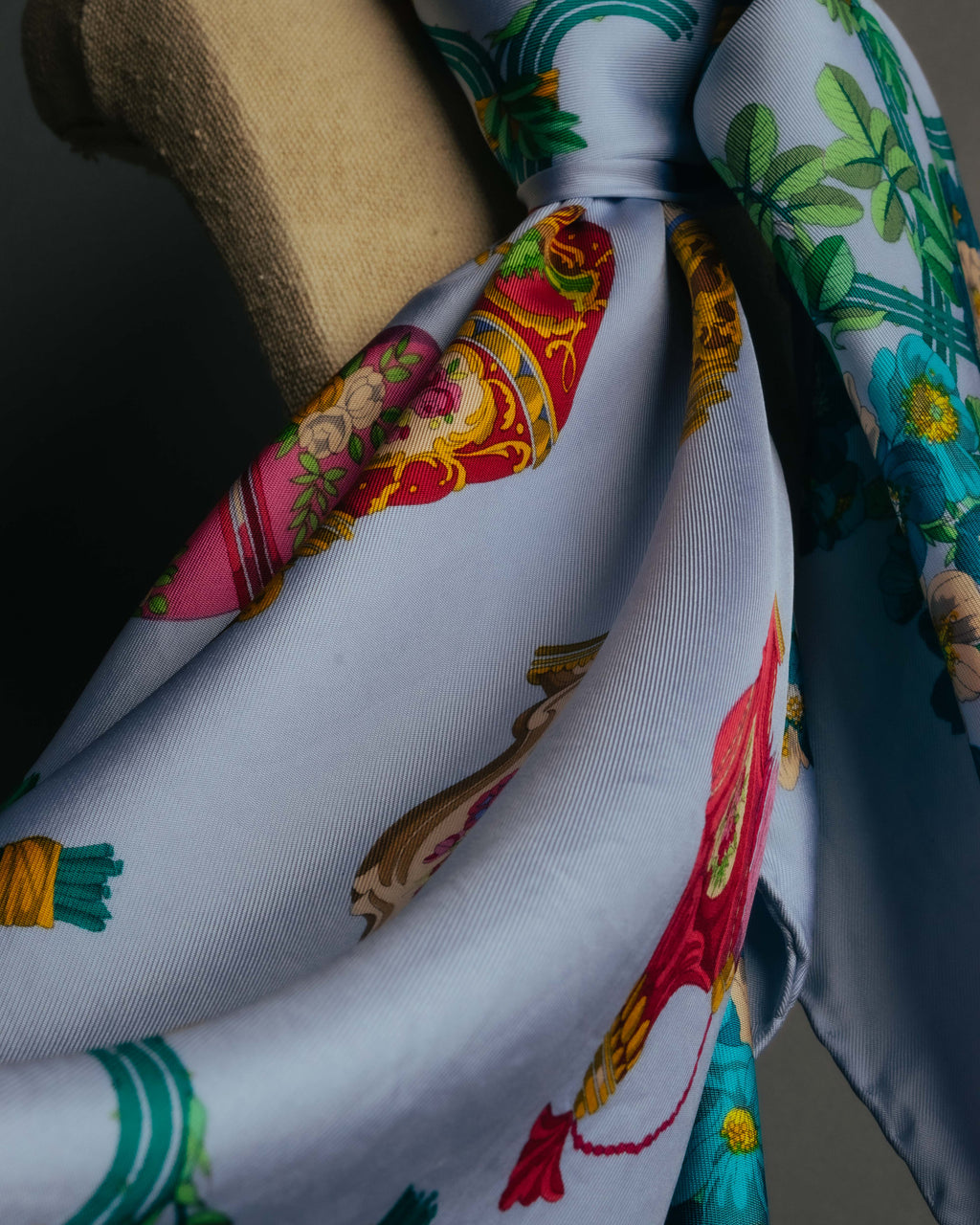 "GUCCI" 90's-00's Vintage botanical and perfume bottle silk scarf