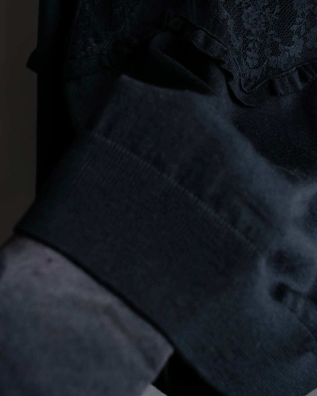 "VALENTINO" Ruffle＆lace design black knit