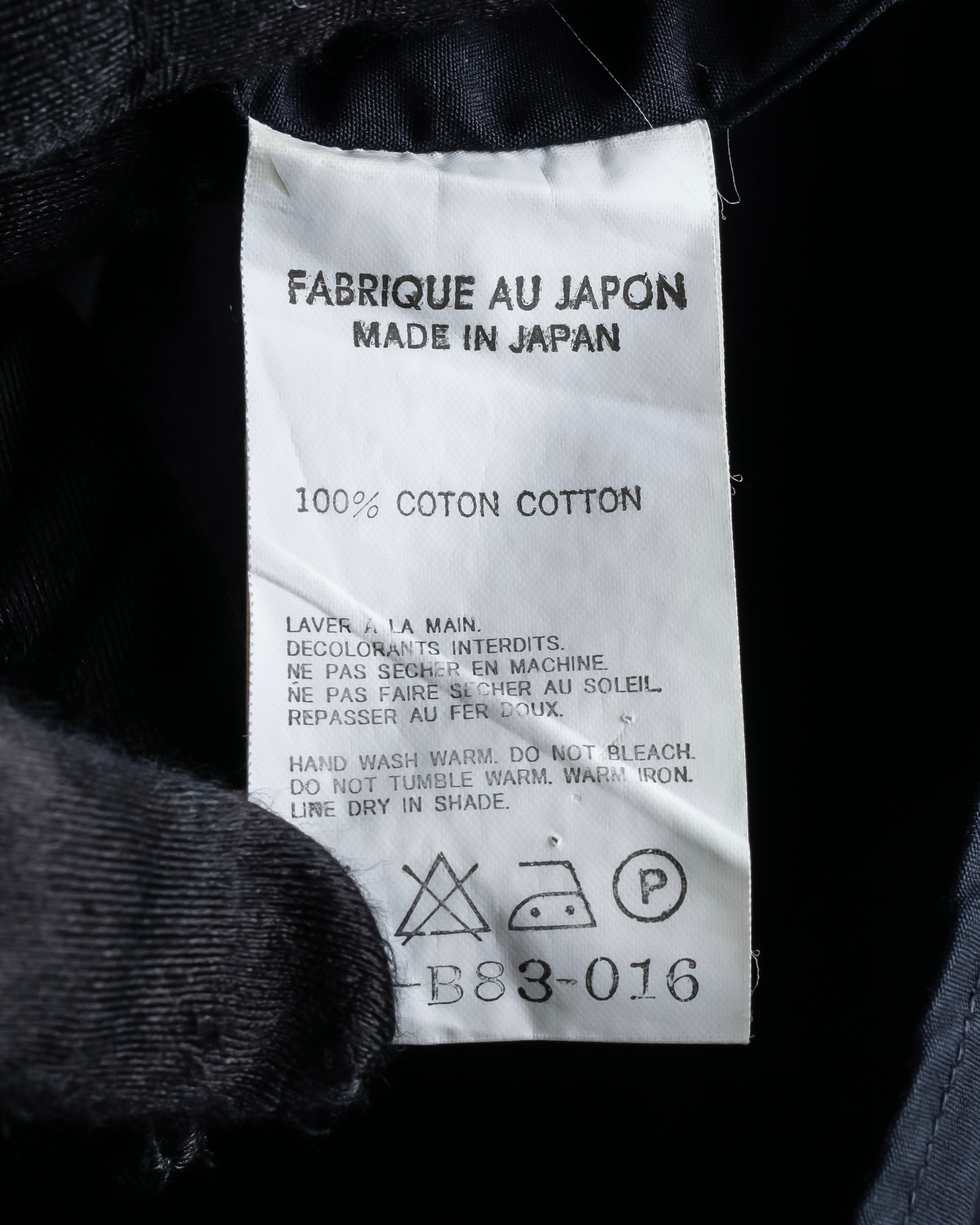 "Yohji Yamamoto COSTUME d’HOMME" Minimal detail cotton poplin black shirt