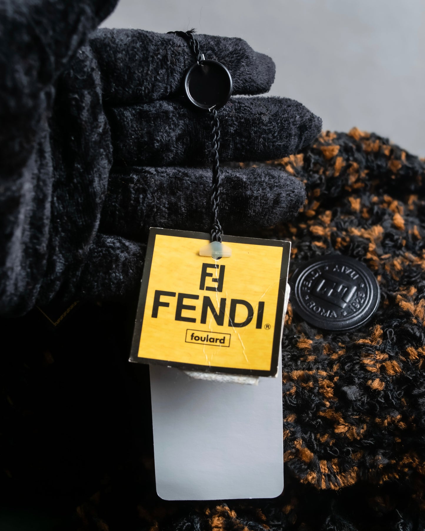 "FENDI" Boucle yarn material leather button design muffler