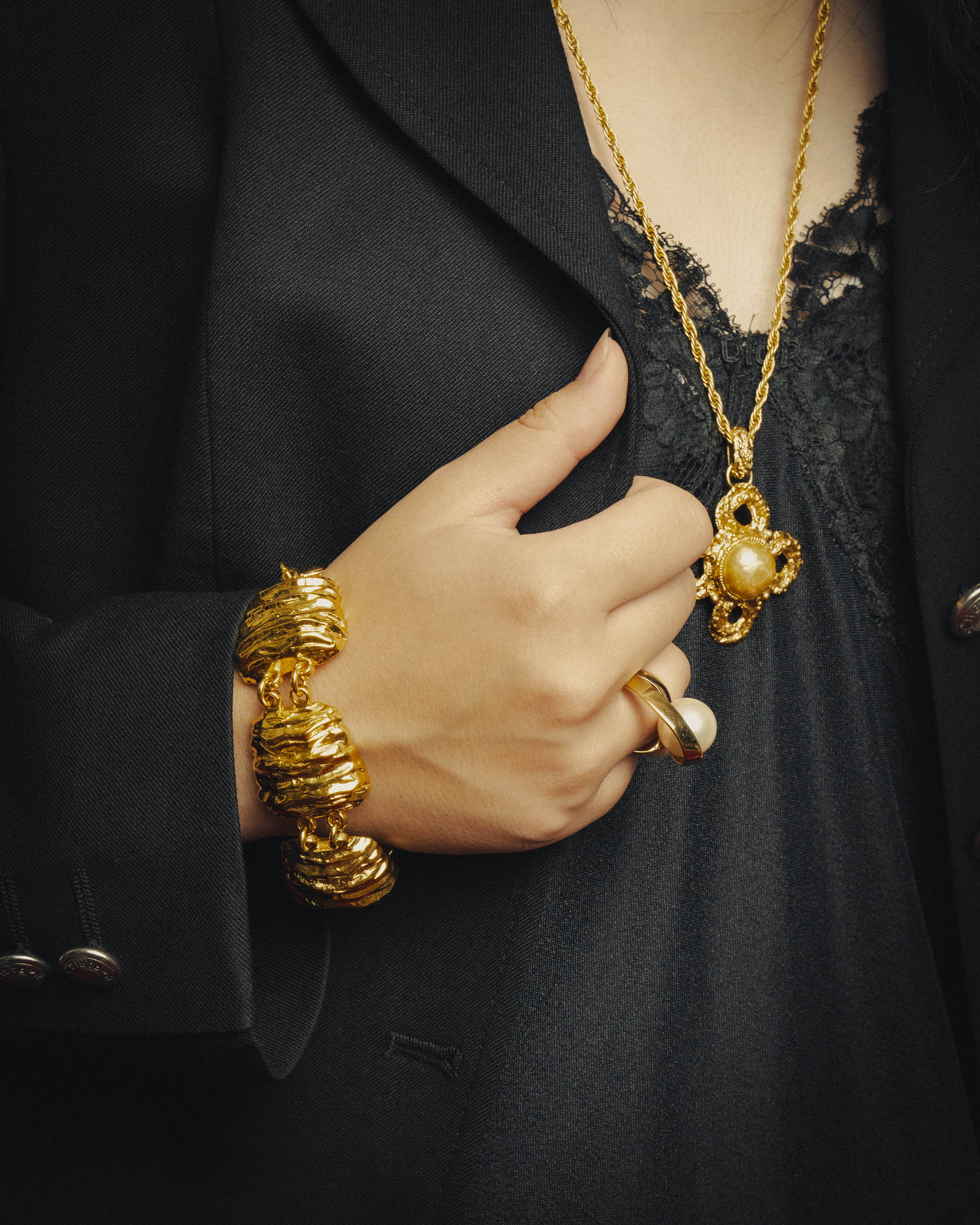 -SPECIAL- “TOM FORD” 2023-24 Moon nugget sculptural toggle bracelet