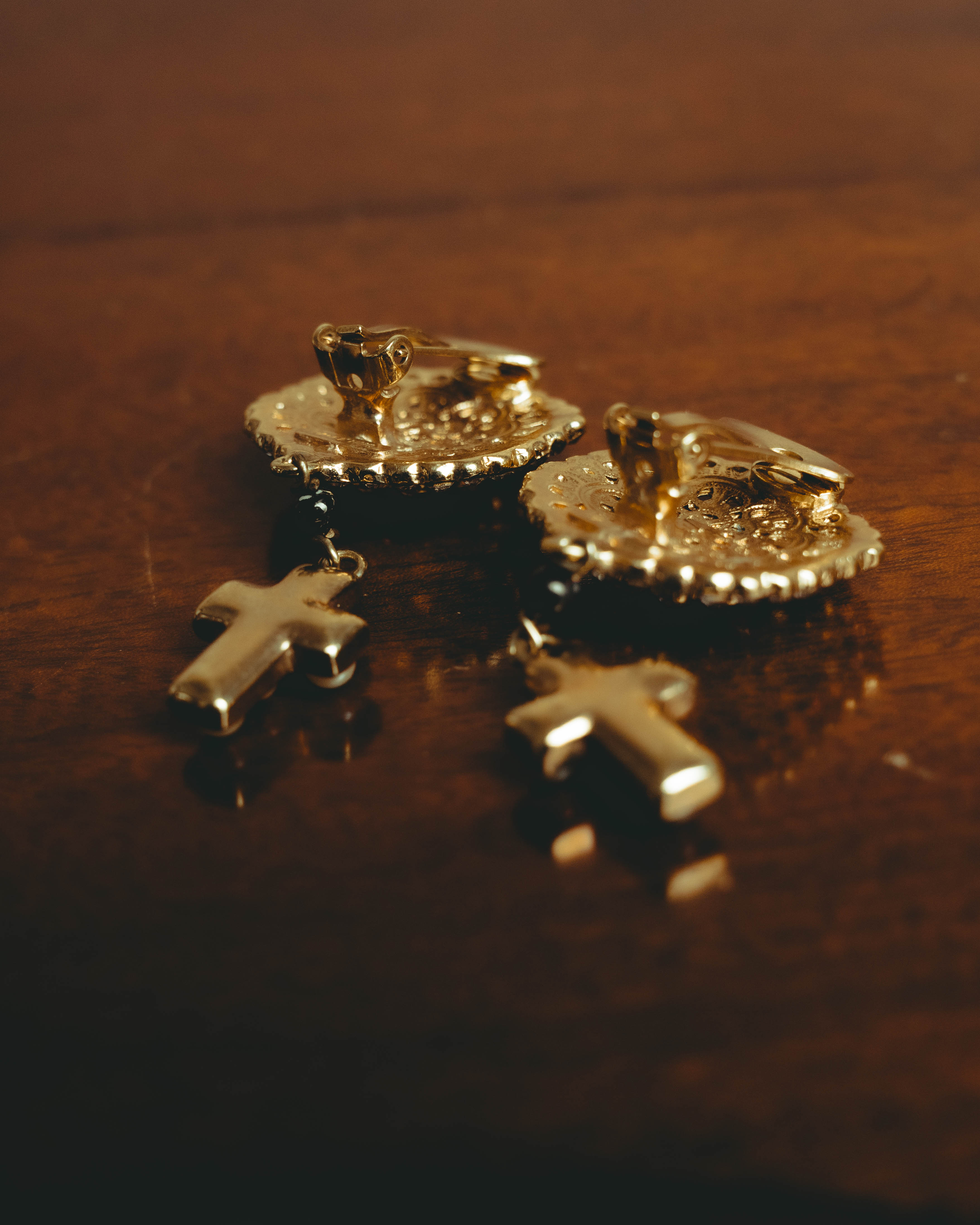 –SPECIAL– "VALENTINO" 80's-90's Ornate clip-on drop earrings