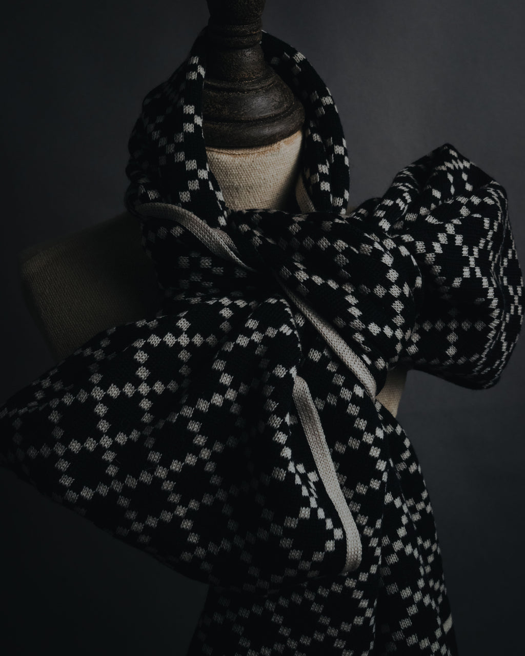 "GUCCI" 2016-2020 Script logo diamond-knit stole