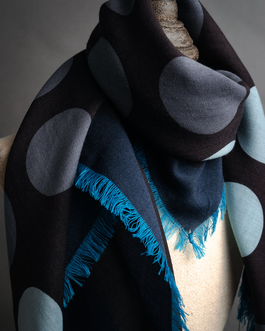 “HERMÈS” 10's-20's Polka dot wool silk fringed stole