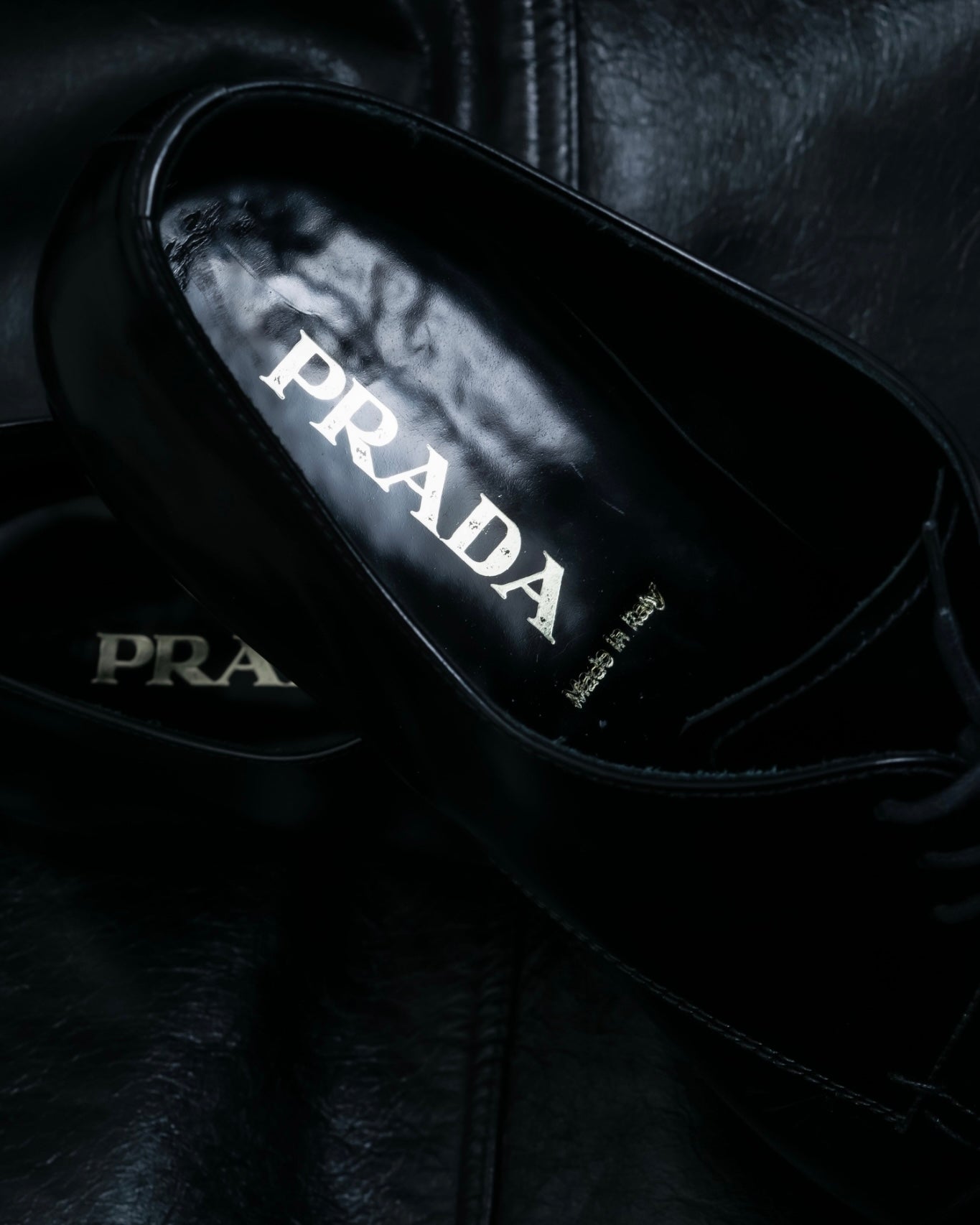"PRADA" glossy leather formal shoes